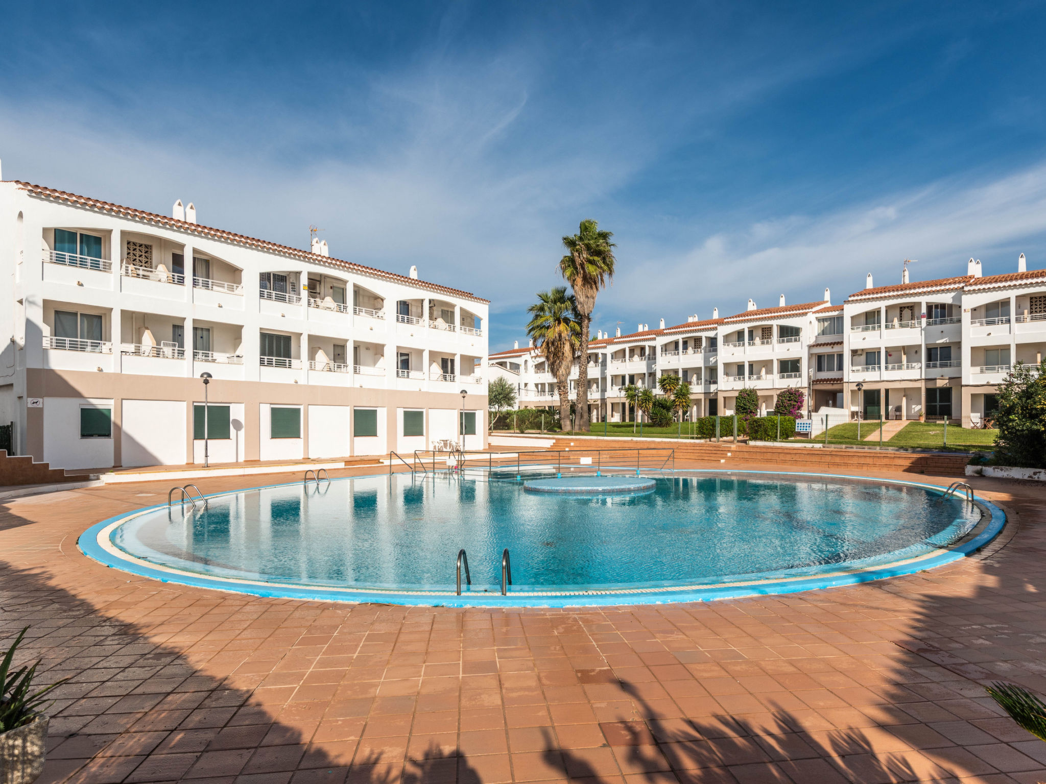 Het appartement in Cala´n Blanes heeft 2 slaapkamer(s) en is geschikt voor families en groepen tot 4 personen. 
Deze smaakvol ingerichte woning is goed belicht,   De accommodatie heeft een oppervlakt..