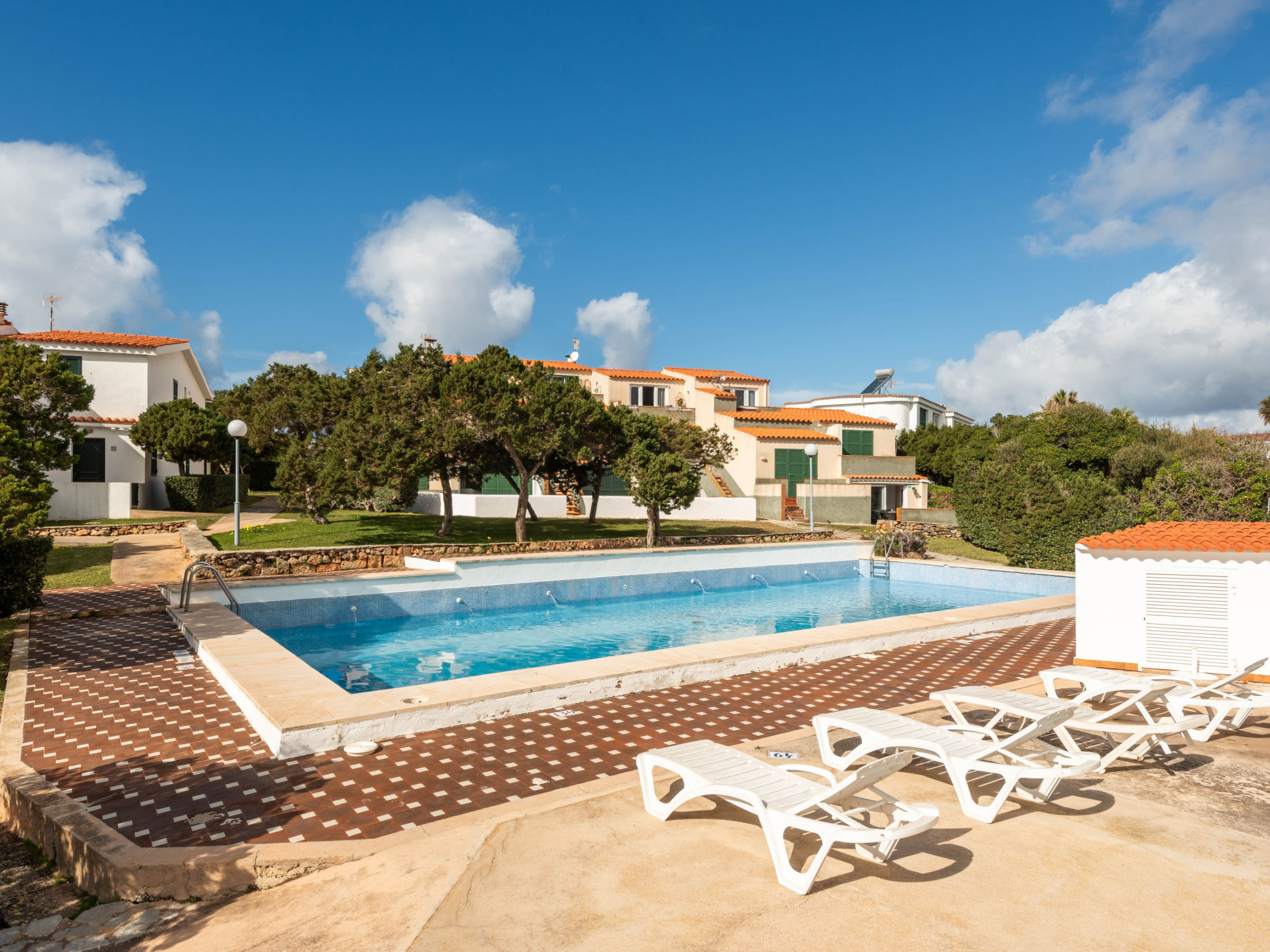 Het appartement in Cala´n Blanes heeft 1 slaapkamer(s) en is geschikt voor families en groepen tot 4 personen. 
Deze smaakvol ingerichte woning heeft nieuwe meubels,   De accommodatie heeft een opper..