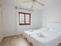 Lomahuoneisto Son Bou Gardens Apt 3 dorm