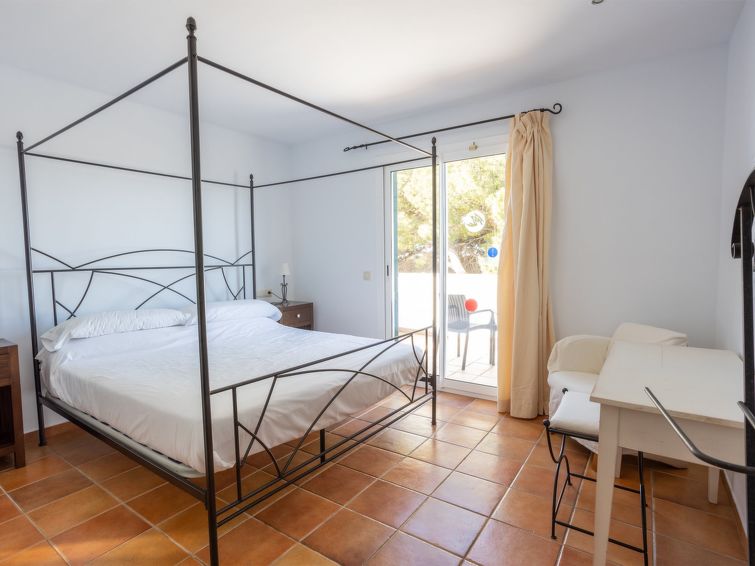 Search and Stay destination Torre Soli Nou, IB - Spain from AU$ 319. Villas Finesse TYPE 2 DUPLEX