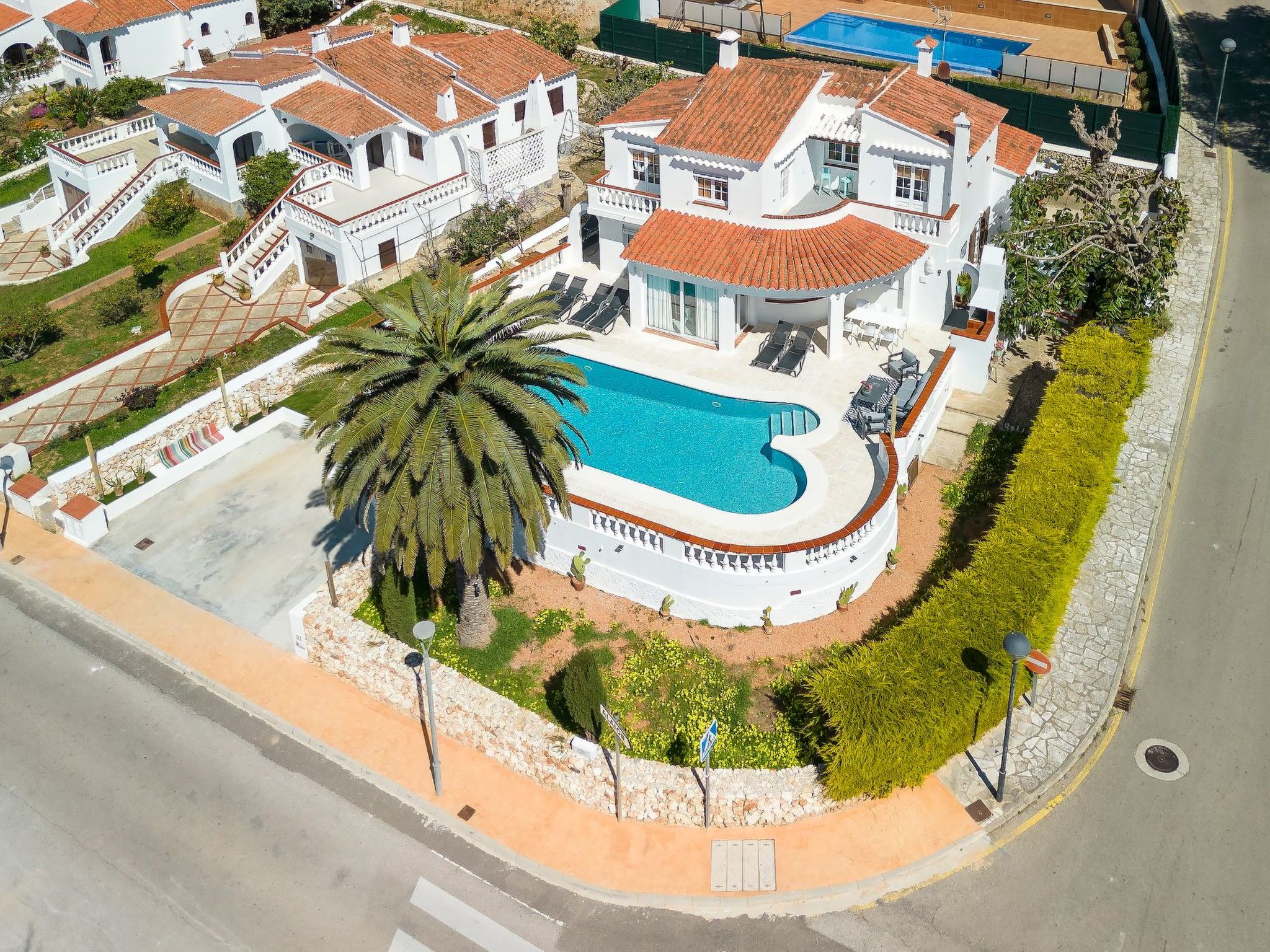 Photo of Strandnahe Villa German mit großer Poolterrasse