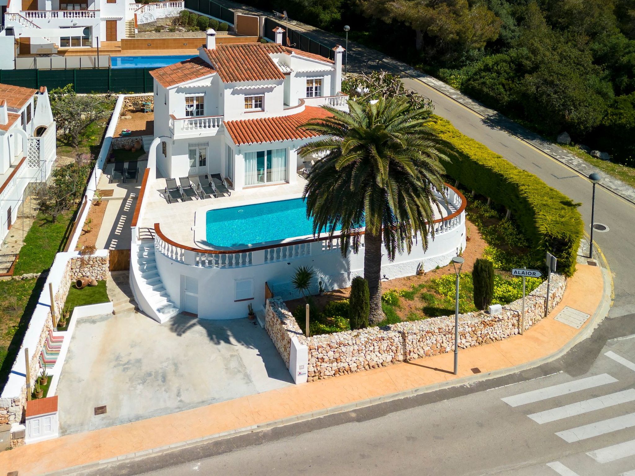Photo of Strandnahe Villa German mit großer Poolterrasse