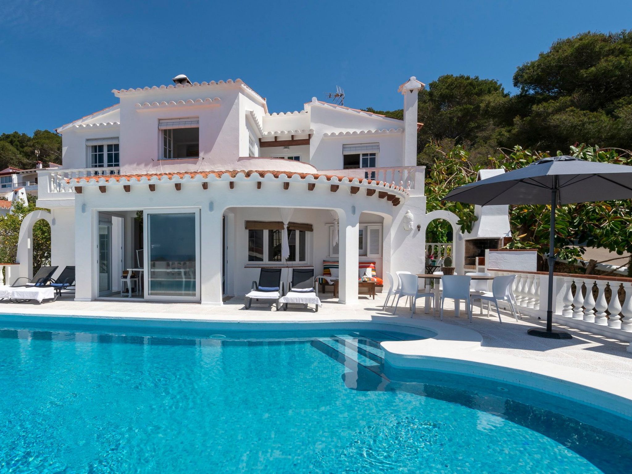 Photo of Strandnahe Villa German mit großer Poolterrasse