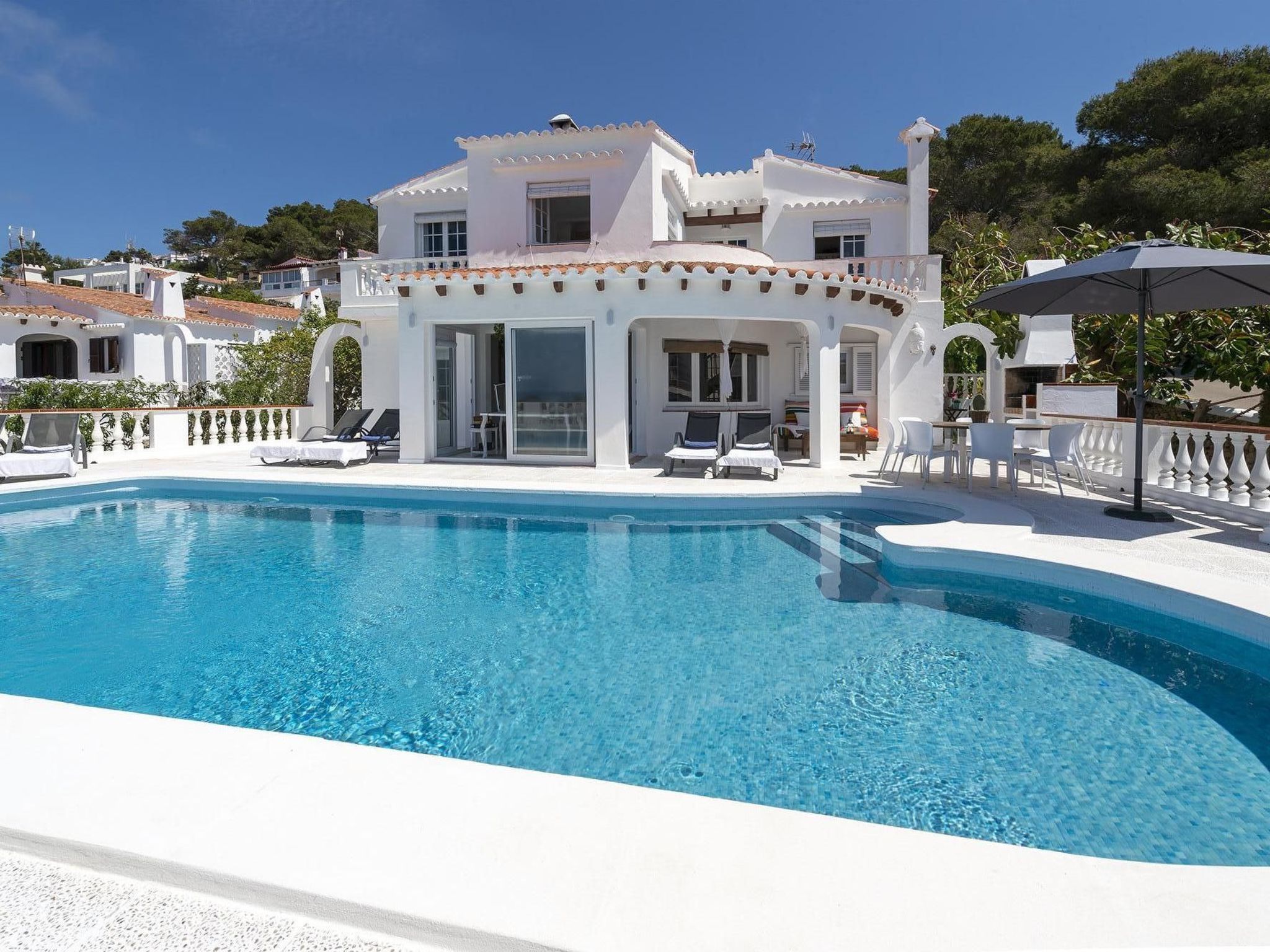 Photo of Strandnahe Villa German mit großer Poolterrasse