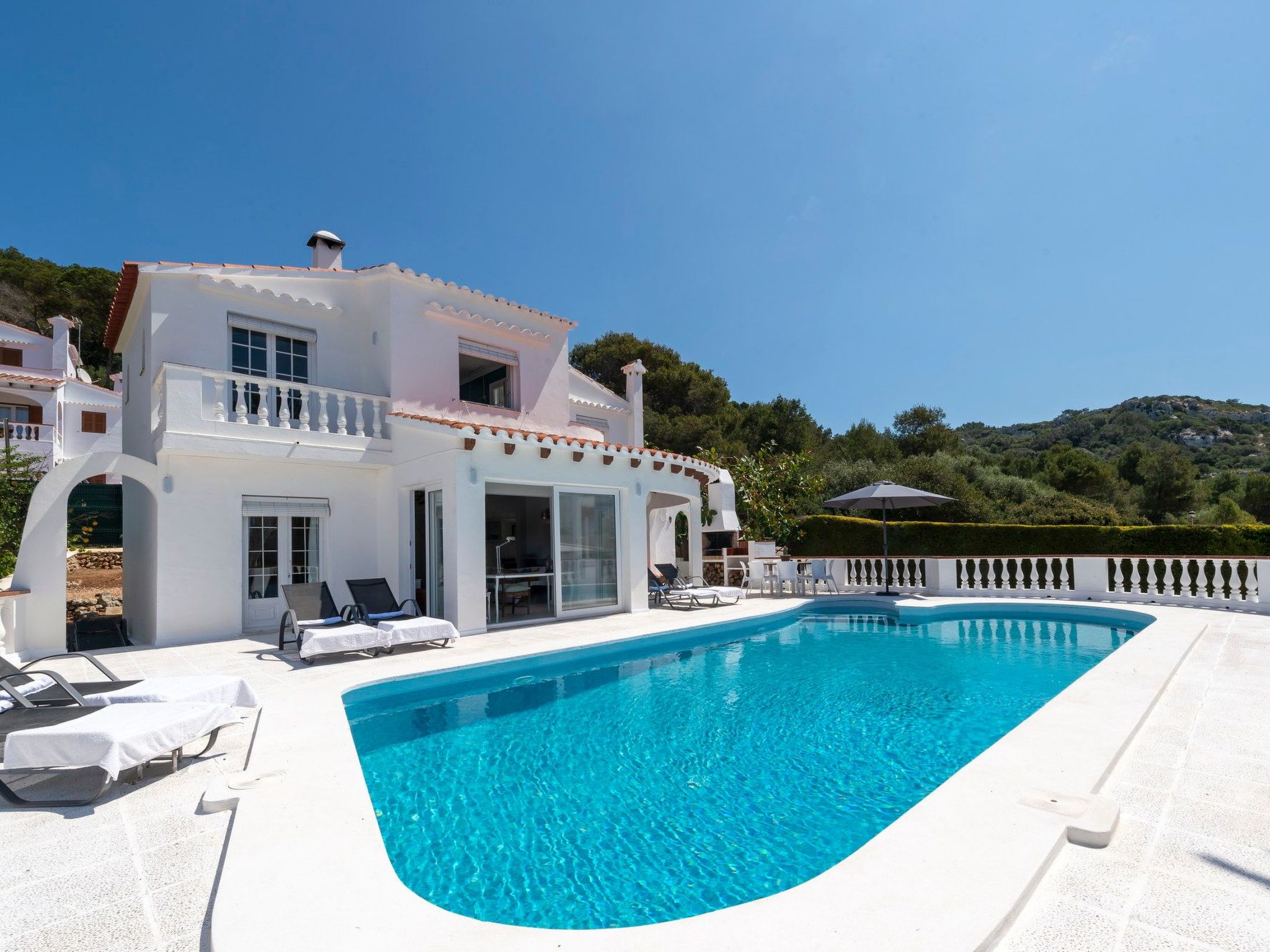 Photo of Strandnahe Villa German mit großer Poolterrasse