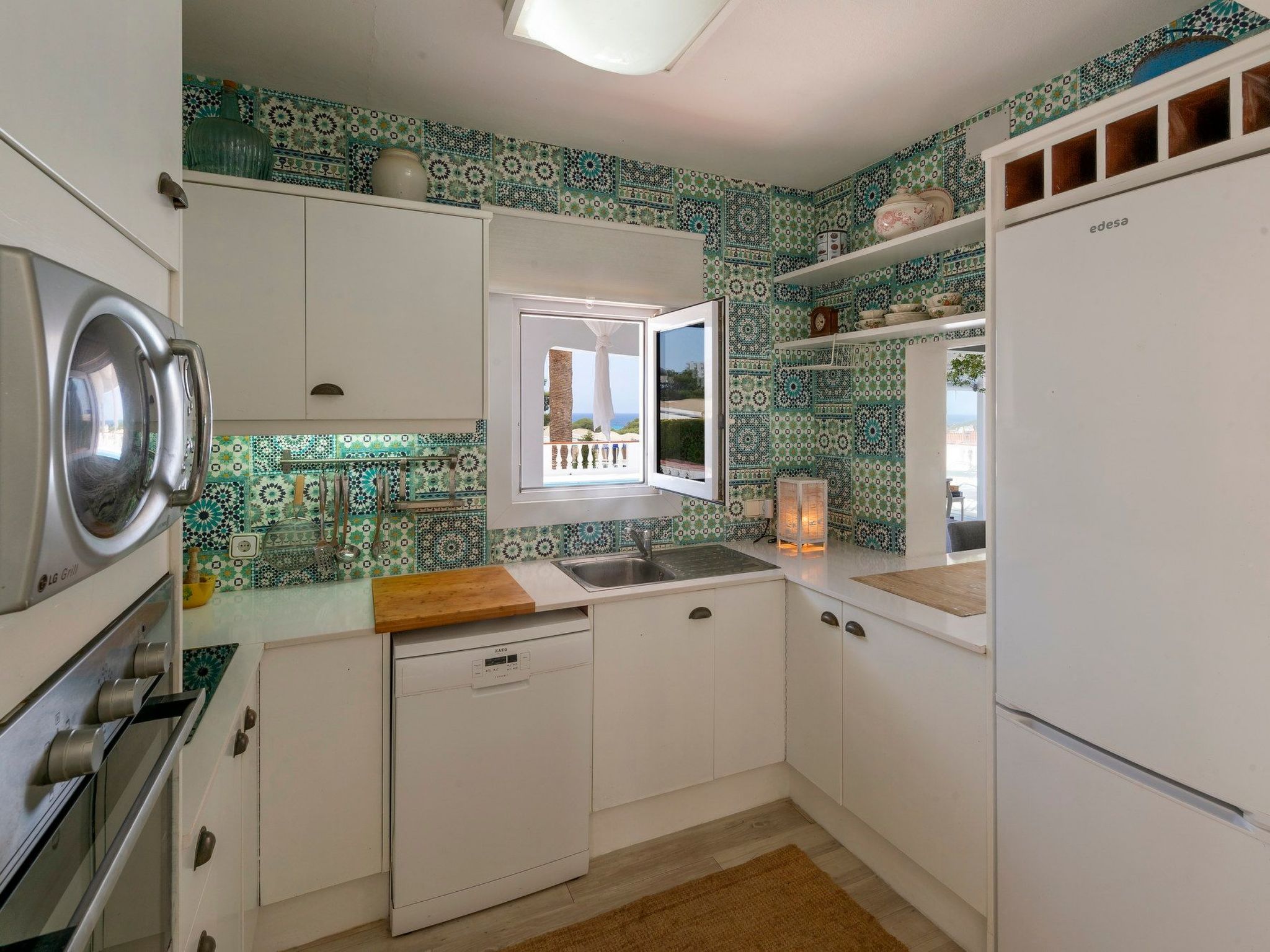 Photo of Strandnahe Villa German mit großer Poolterrasse