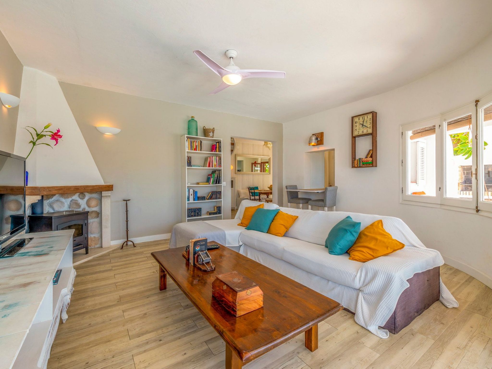 Photo of Strandnahe Villa German mit großer Poolterrasse