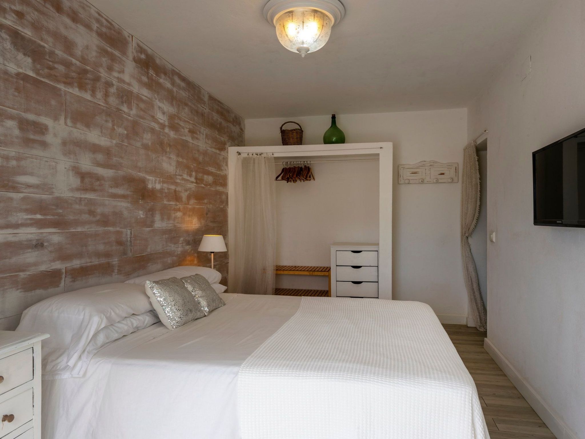 Photo of Strandnahe Villa German mit großer Poolterrasse