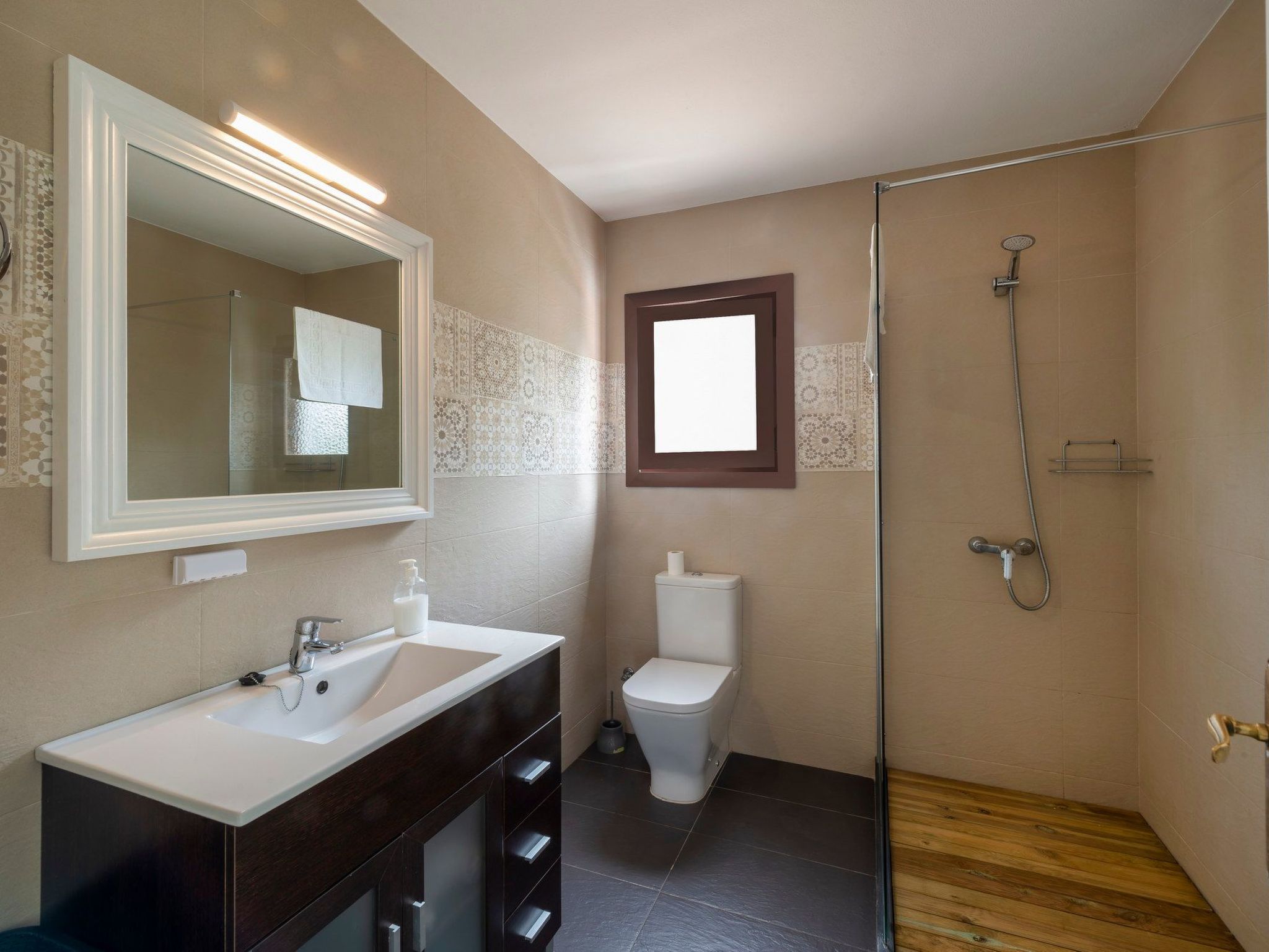 Photo of Strandnahe Villa German mit großer Poolterrasse