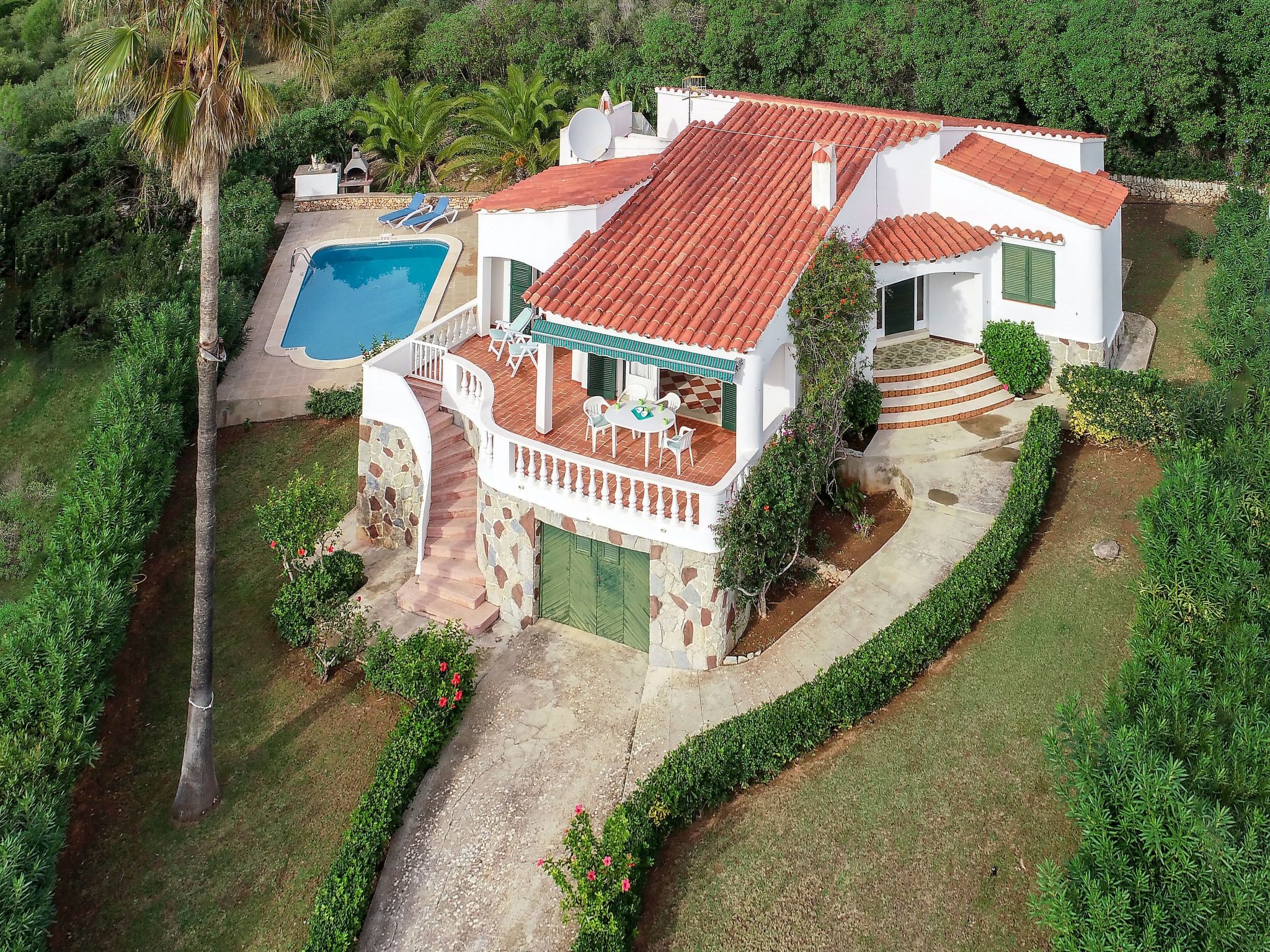 Moderne, frische Familienvilla Allondra-Binnen