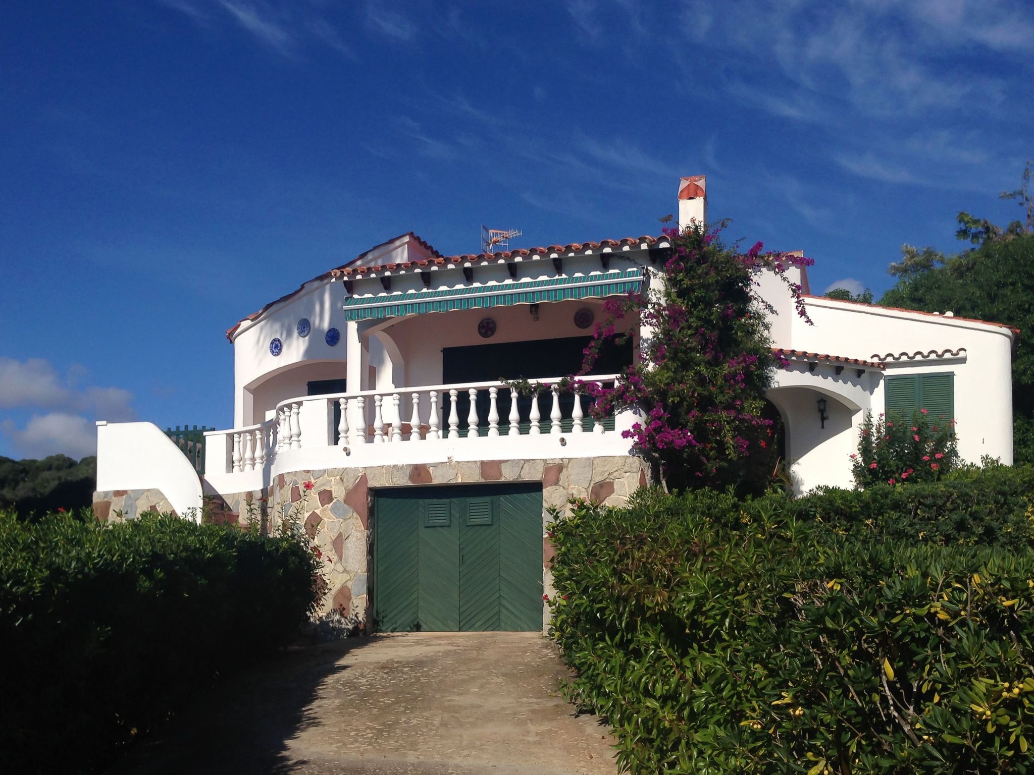 Moderne, frische Familienvilla Allondra-Binnen