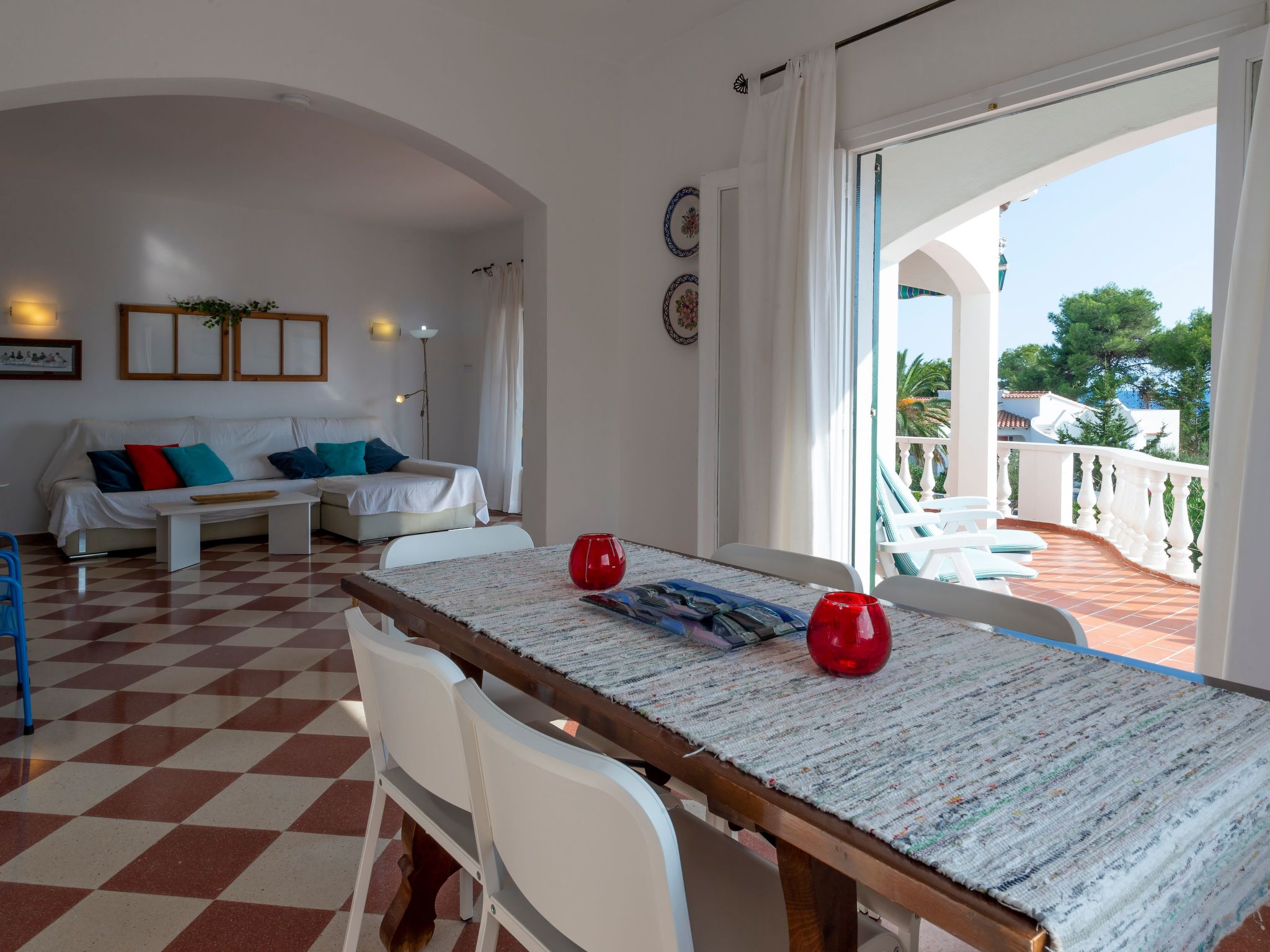 Moderne, frische Familienvilla Allondra-Binnen