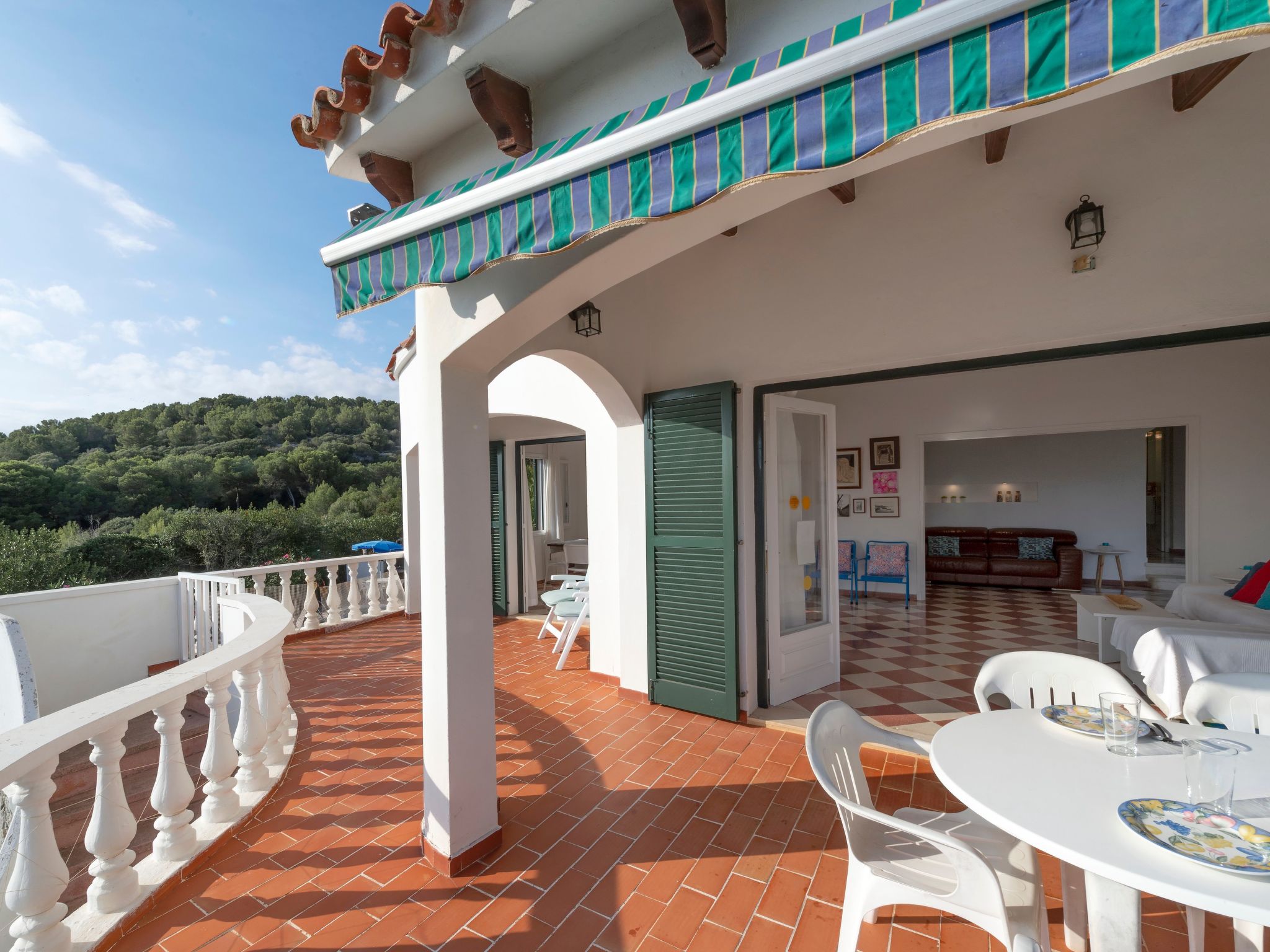 Moderne, frische Familienvilla Allondra-Binnen