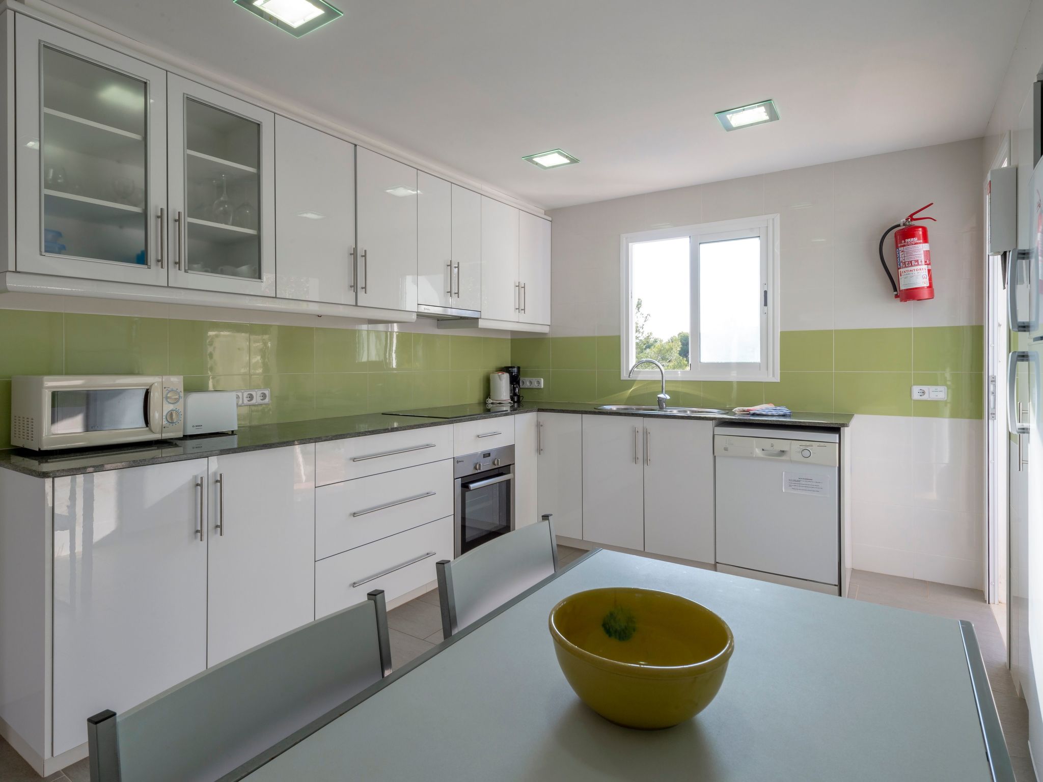 Moderne, frische Familienvilla Allondra-Binnen