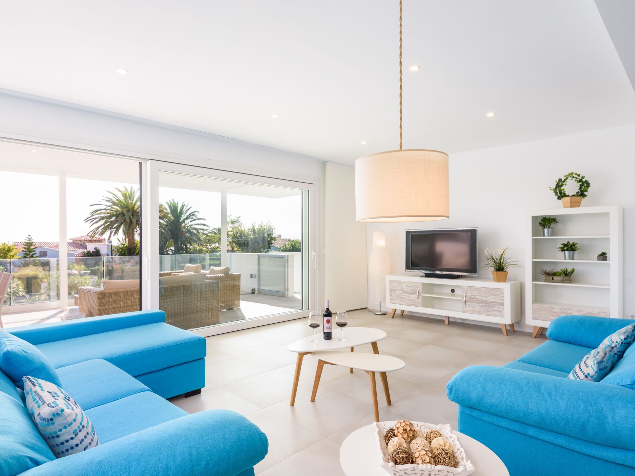 Villa Lucia mit Meerblick und Pool in Santo Tomas-Binnen