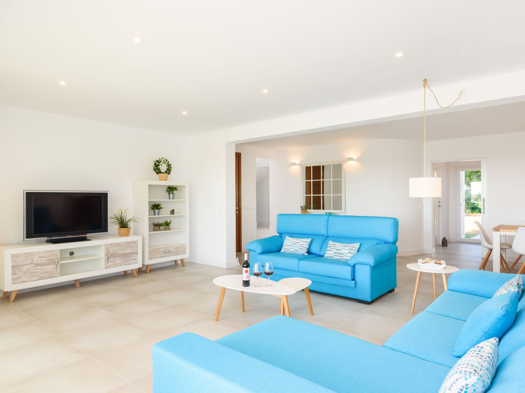 Villa Lucia mit Meerblick und Pool in Santo Tomas-Binnen