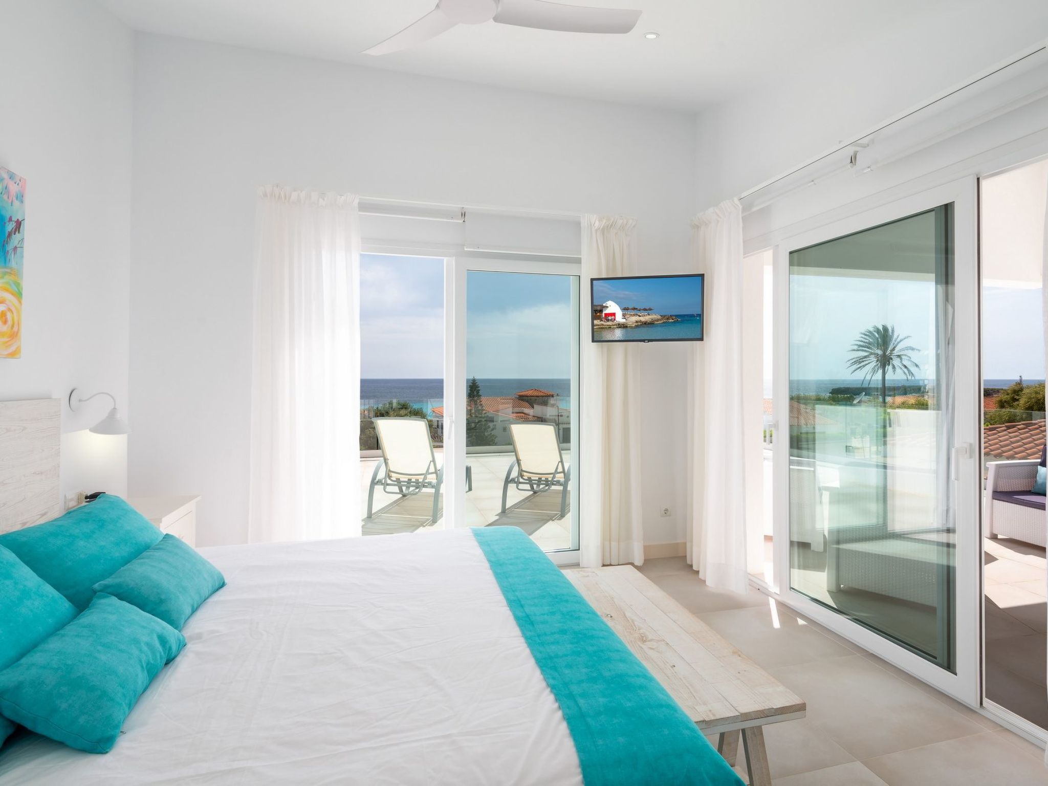 Villa Lucia mit Meerblick und Pool in Santo Tomas-Binnen