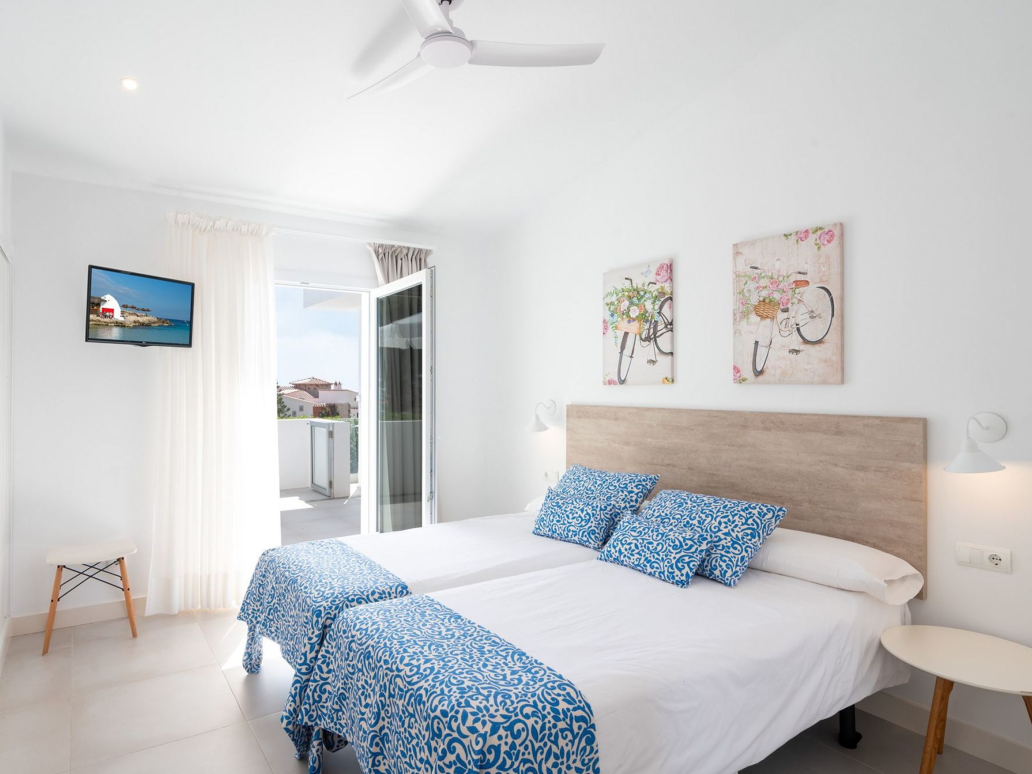 Villa Lucia mit Meerblick und Pool in Santo Tomas-Binnen