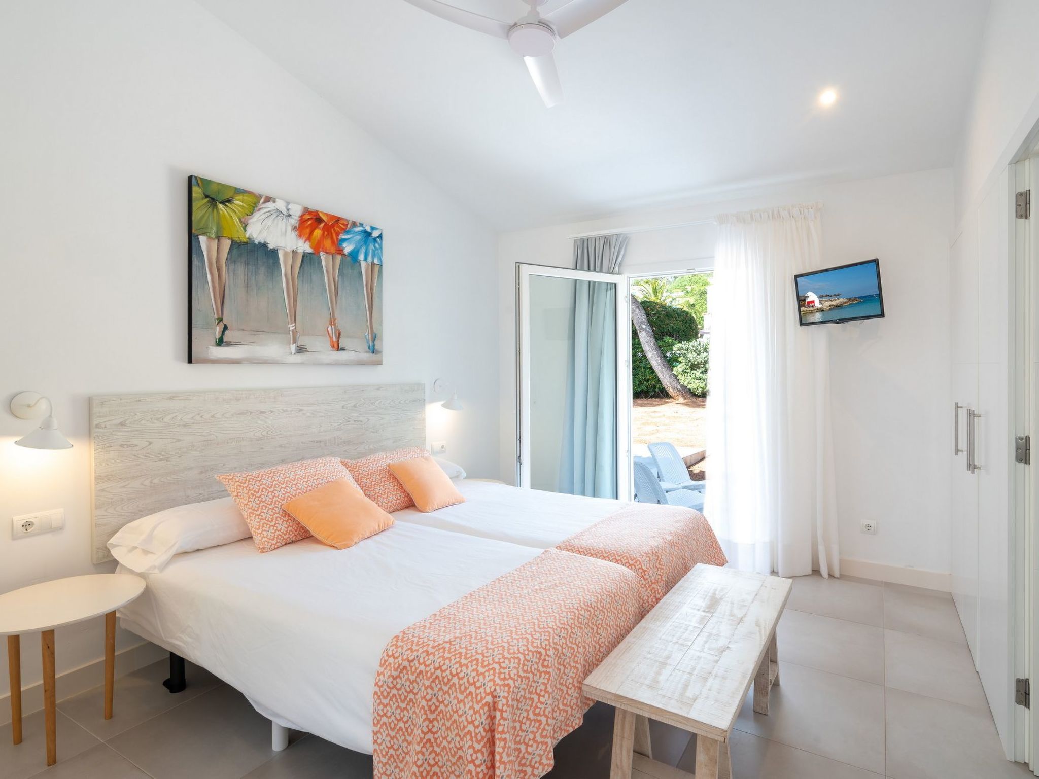 Villa Lucia mit Meerblick und Pool in Santo Tomas-Binnen