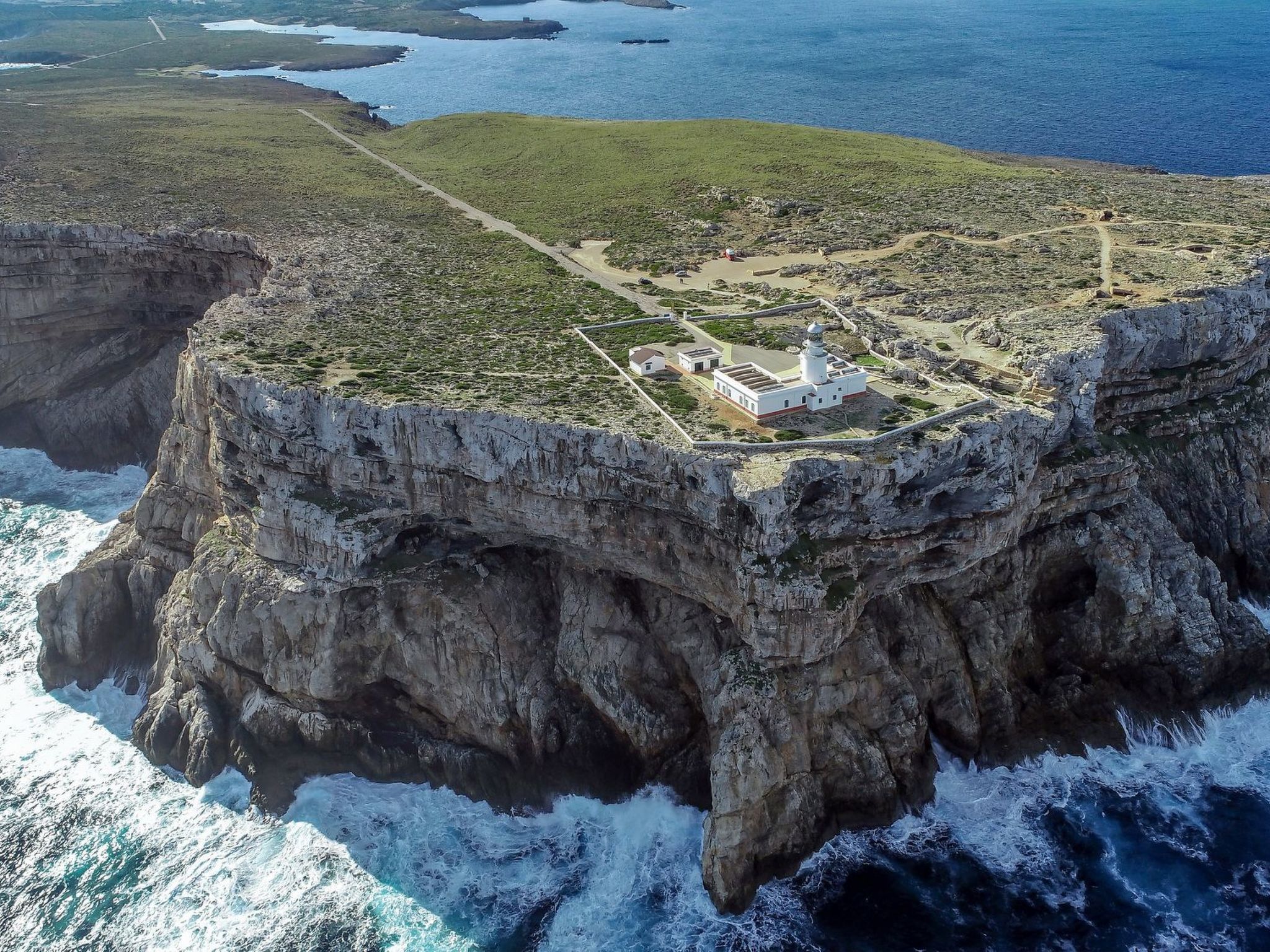 Villa Lucia mit Meerblick und Pool in Santo Tomas-Binnen