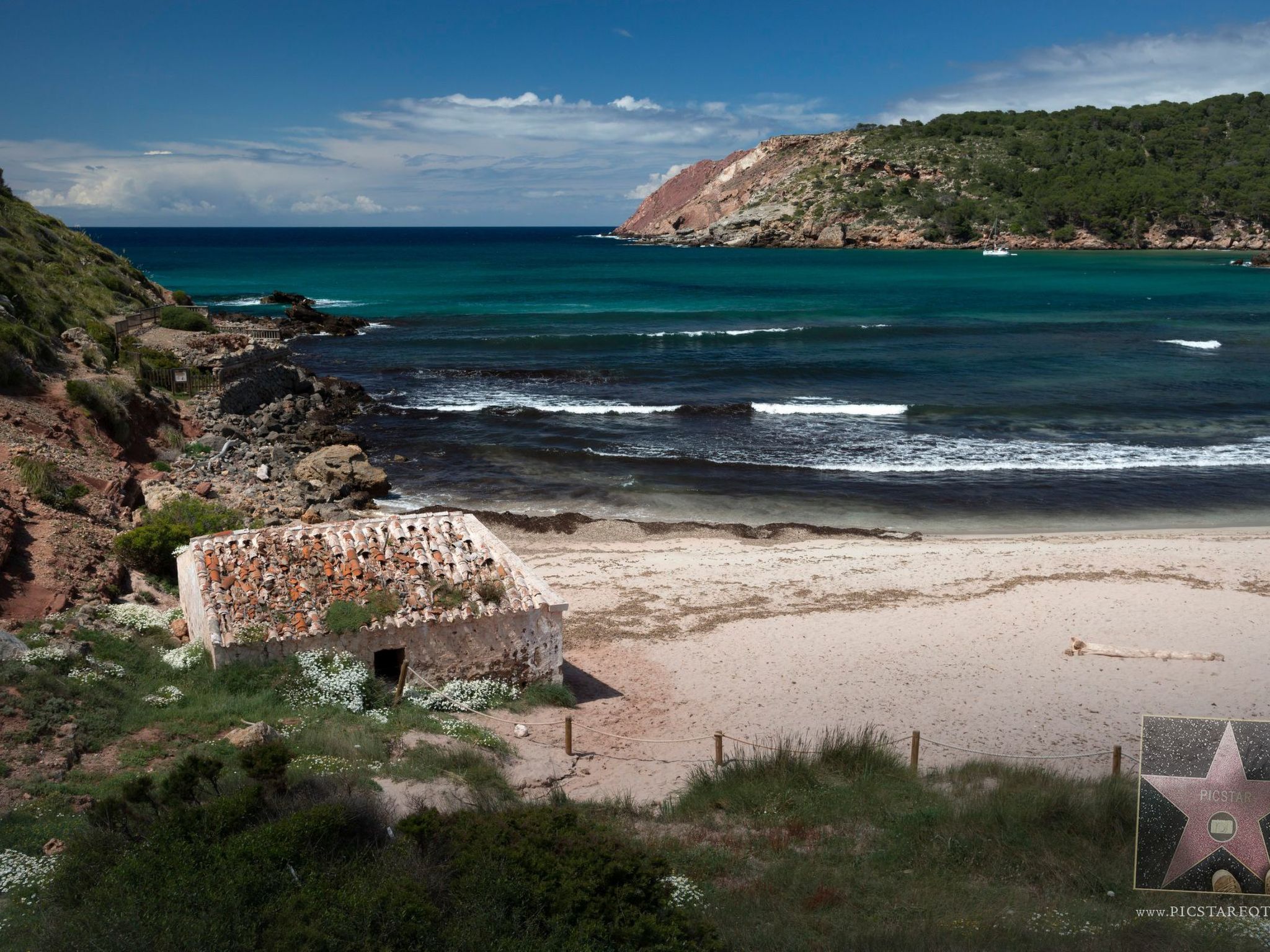 Villa Lucia mit Meerblick und Pool in Santo Tomas-Binnen