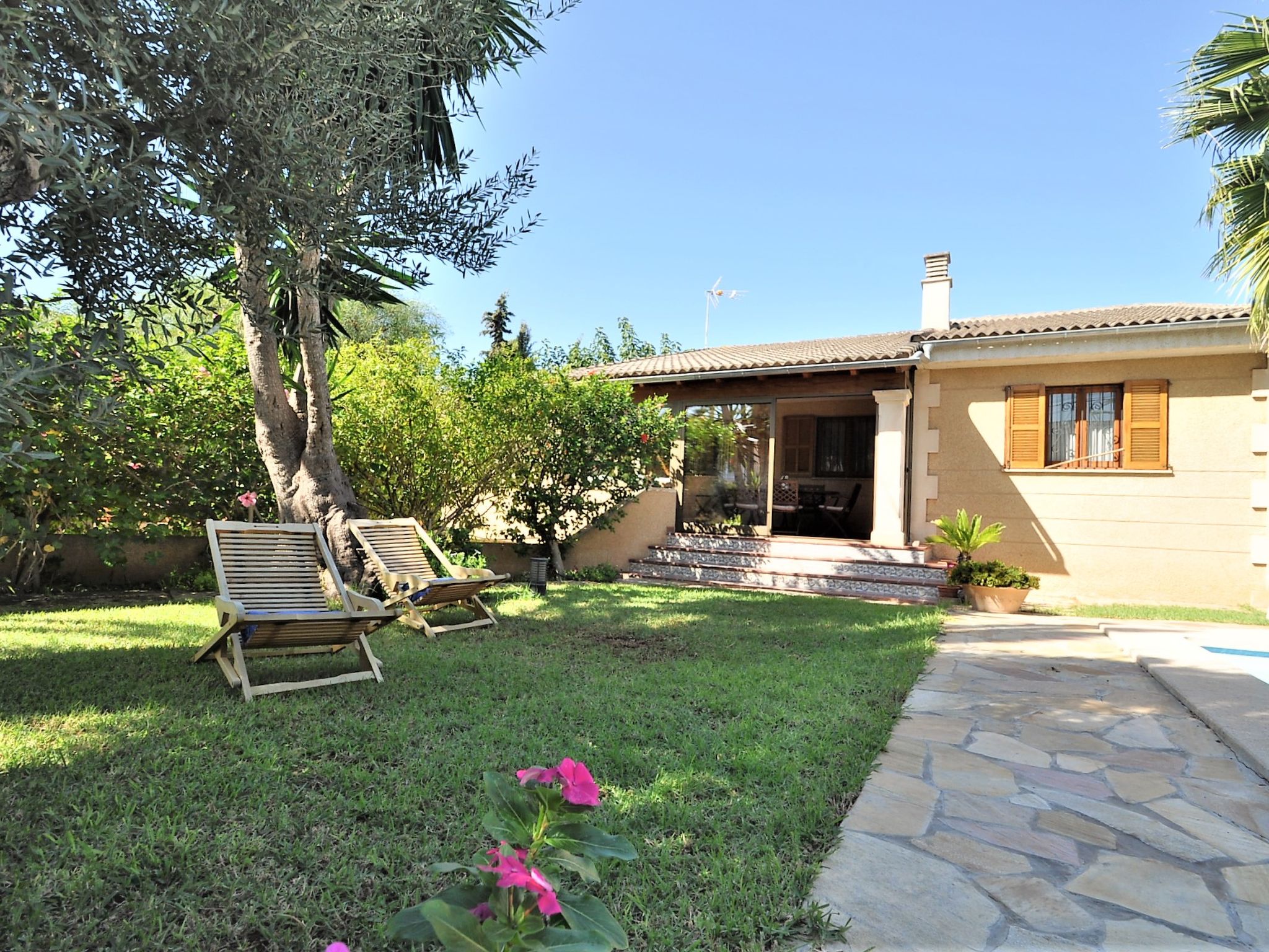 Photo of Villa PEP POMAR para 6 personas a sólo 8 kilómetros del centro de PALMA DE MALL