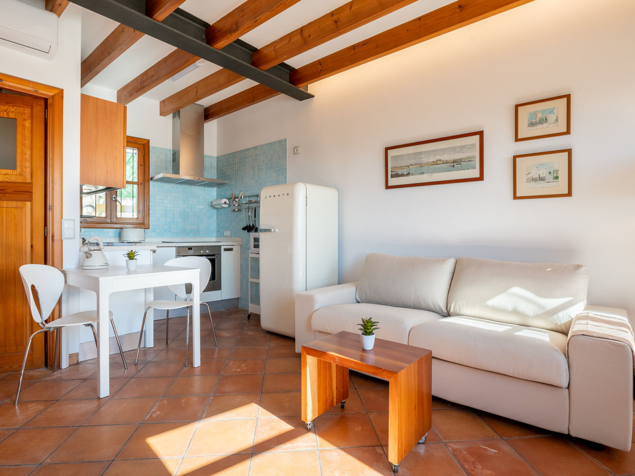 MOLI 37 HOUSE - PORT VIEW TERRACE - Binnen