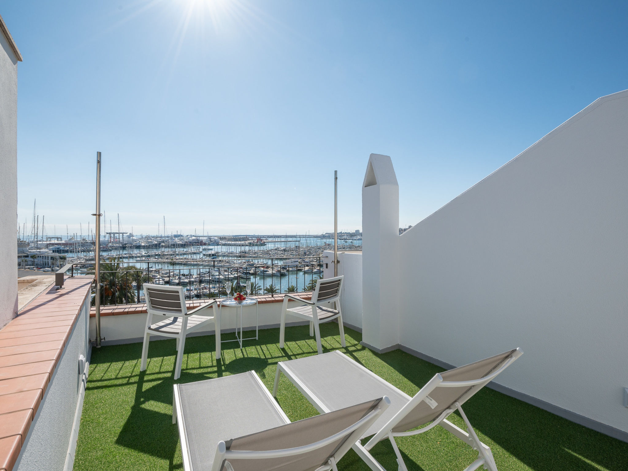 MOLI 37 HOUSE - PORT VIEW TERRACE - Buiten