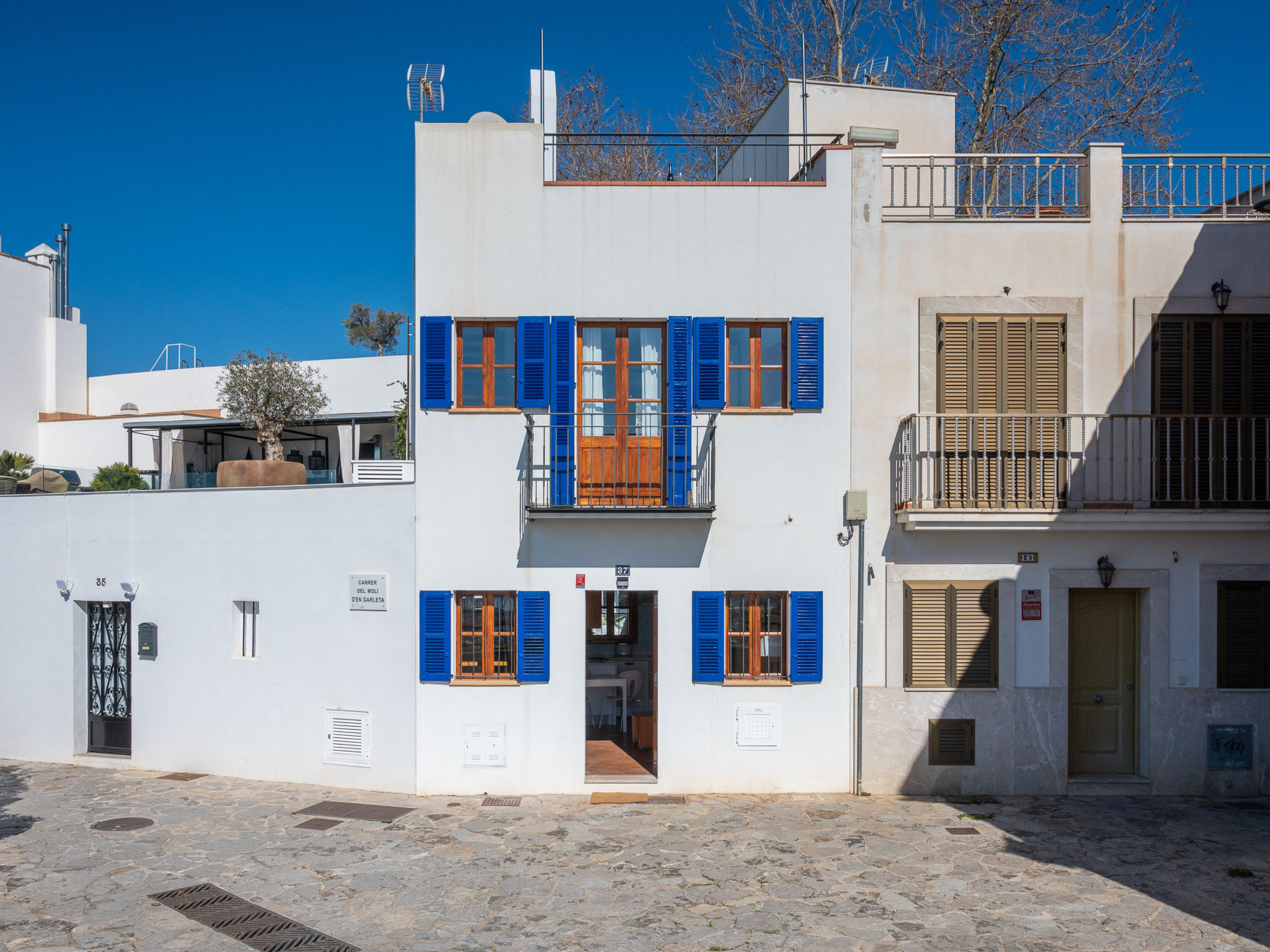 MOLI 37 HOUSE - PORT VIEW TERRACE