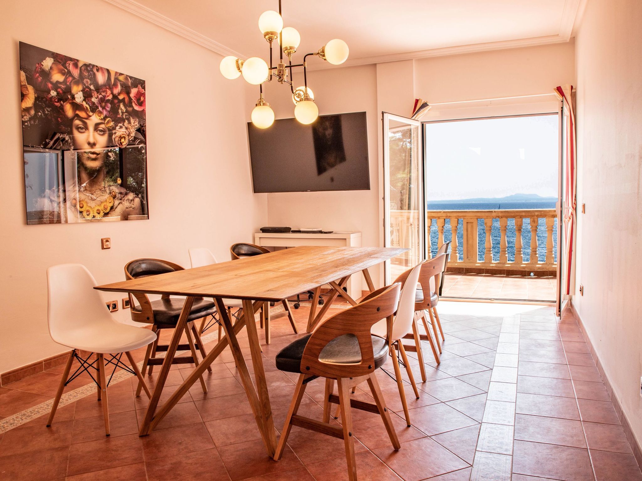 Spektakuläre Villa am Meer-Binnen