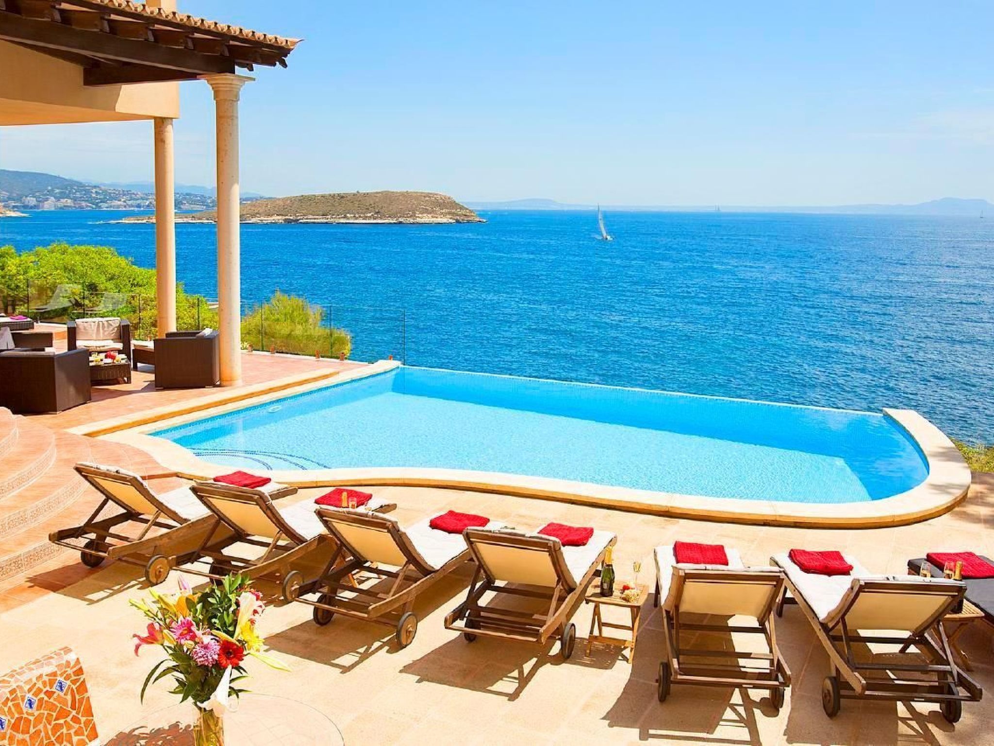 Spektakuläre Villa am Meer-Binnen