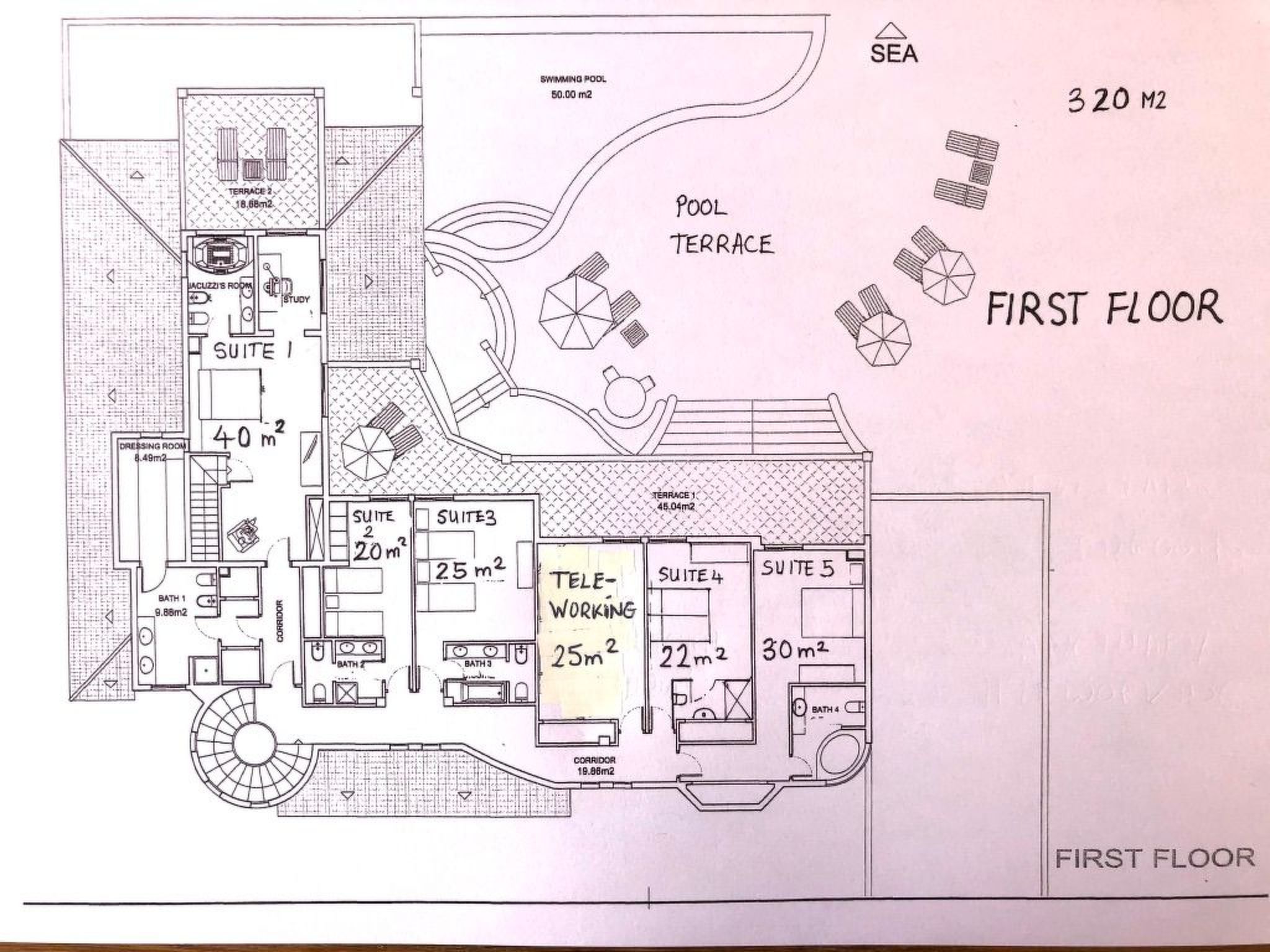 Spektakuläre Villa am Meer-Binnen