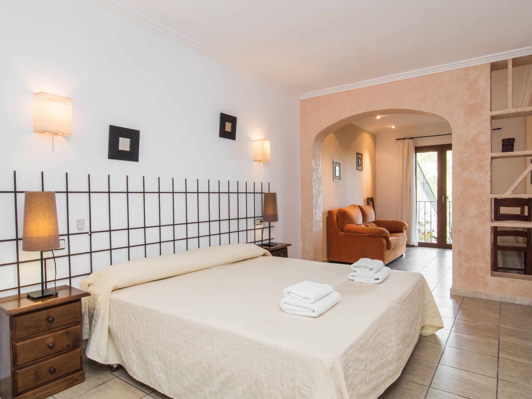 "Sa Mola" mit Terrasse-Drinnen