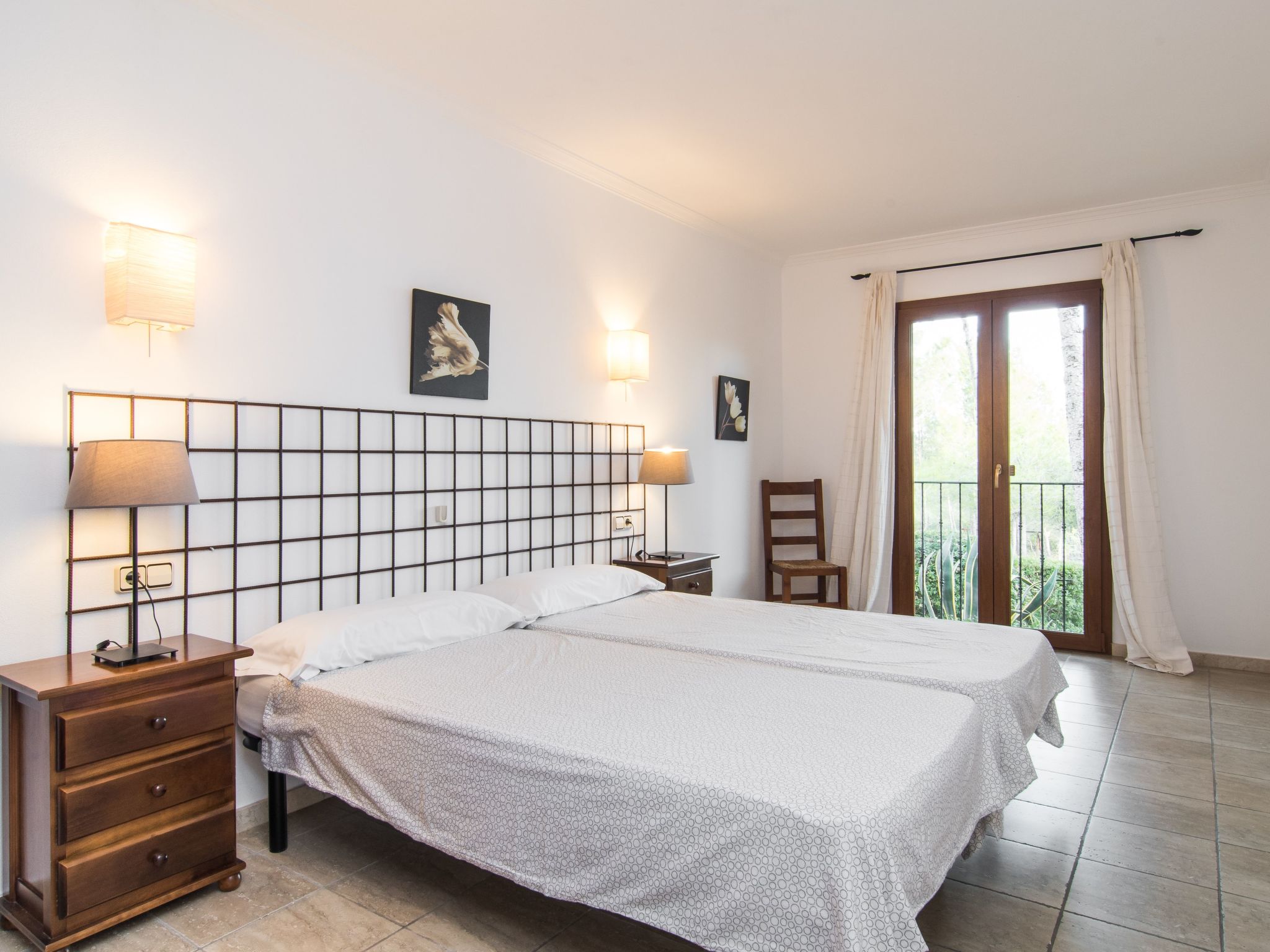 "Sa Mola" mit Terrasse-Drinnen