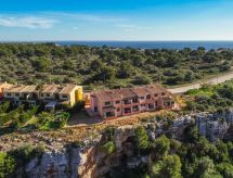 Observer's Retreat in Cala Pi: Zeezicht, Airco & Smart TV op 250m van het Strand - thumbnail 2