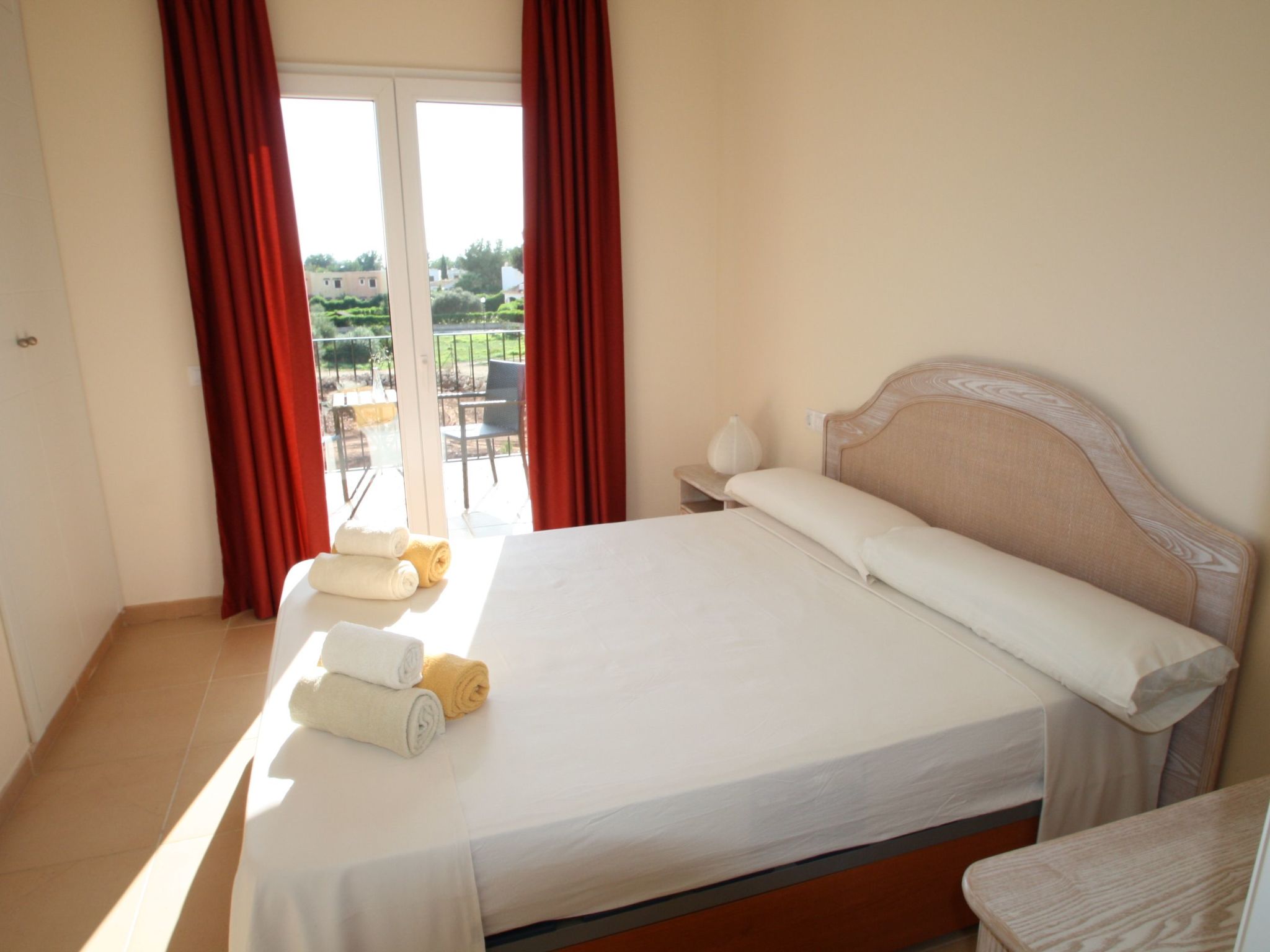 Mediterranes Ferienhaus mit privatem Garten-Drinnen