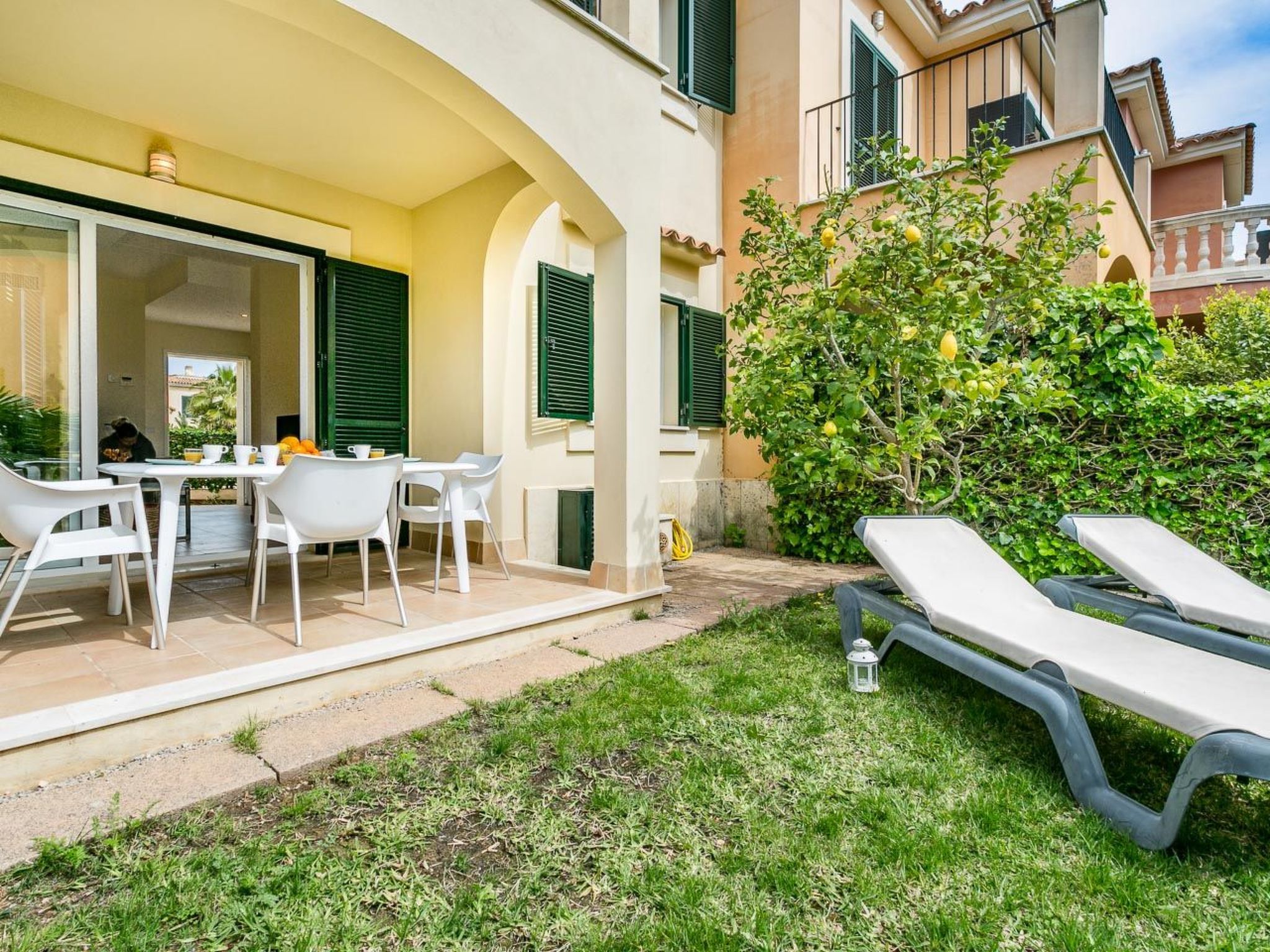 Mediterranes Ferienhaus mit offener Terrasse