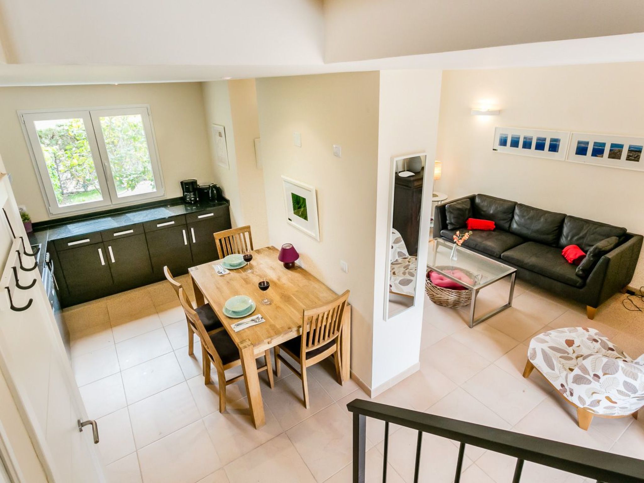 Mediterranes Ferienhaus mit offener Terrasse-Image-tags.info