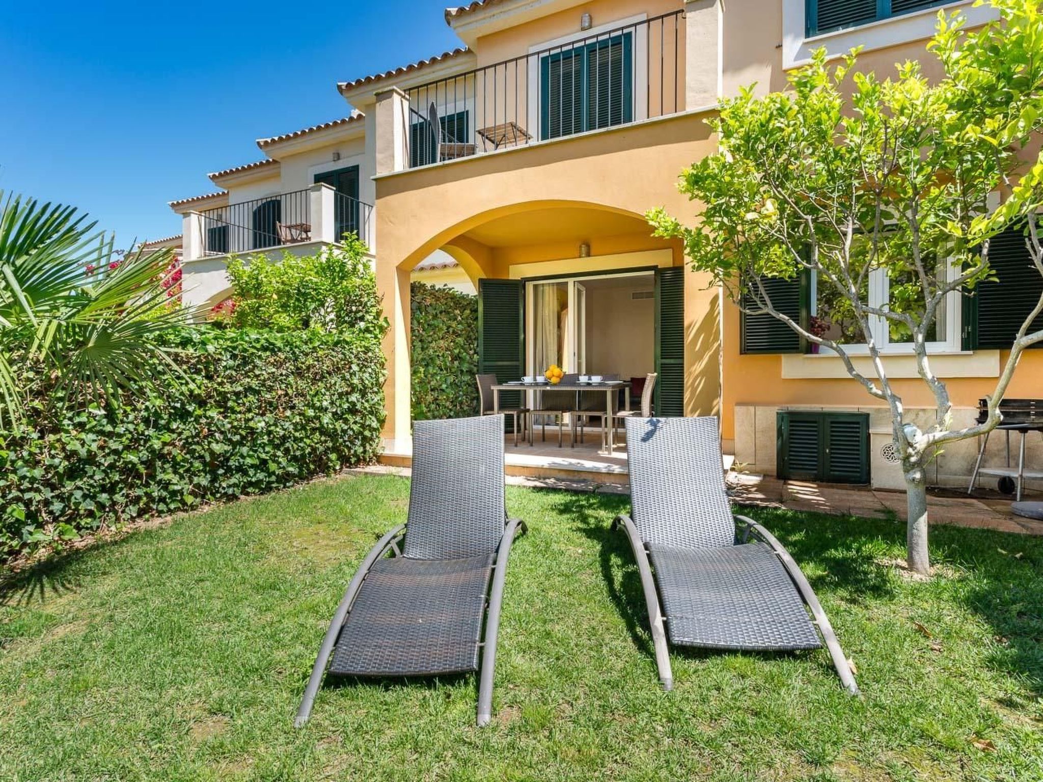 Strandnahes Ferienhaus mit Terrasse