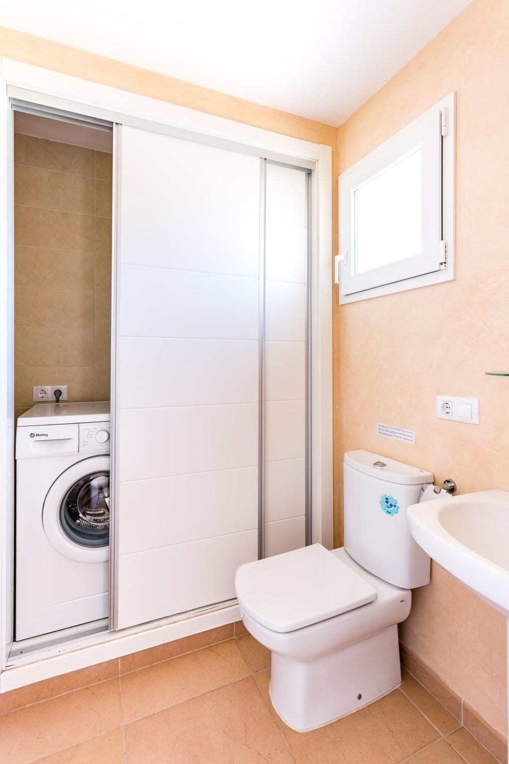 Strandnahes Ferienhaus mit Terrasse-Binnen