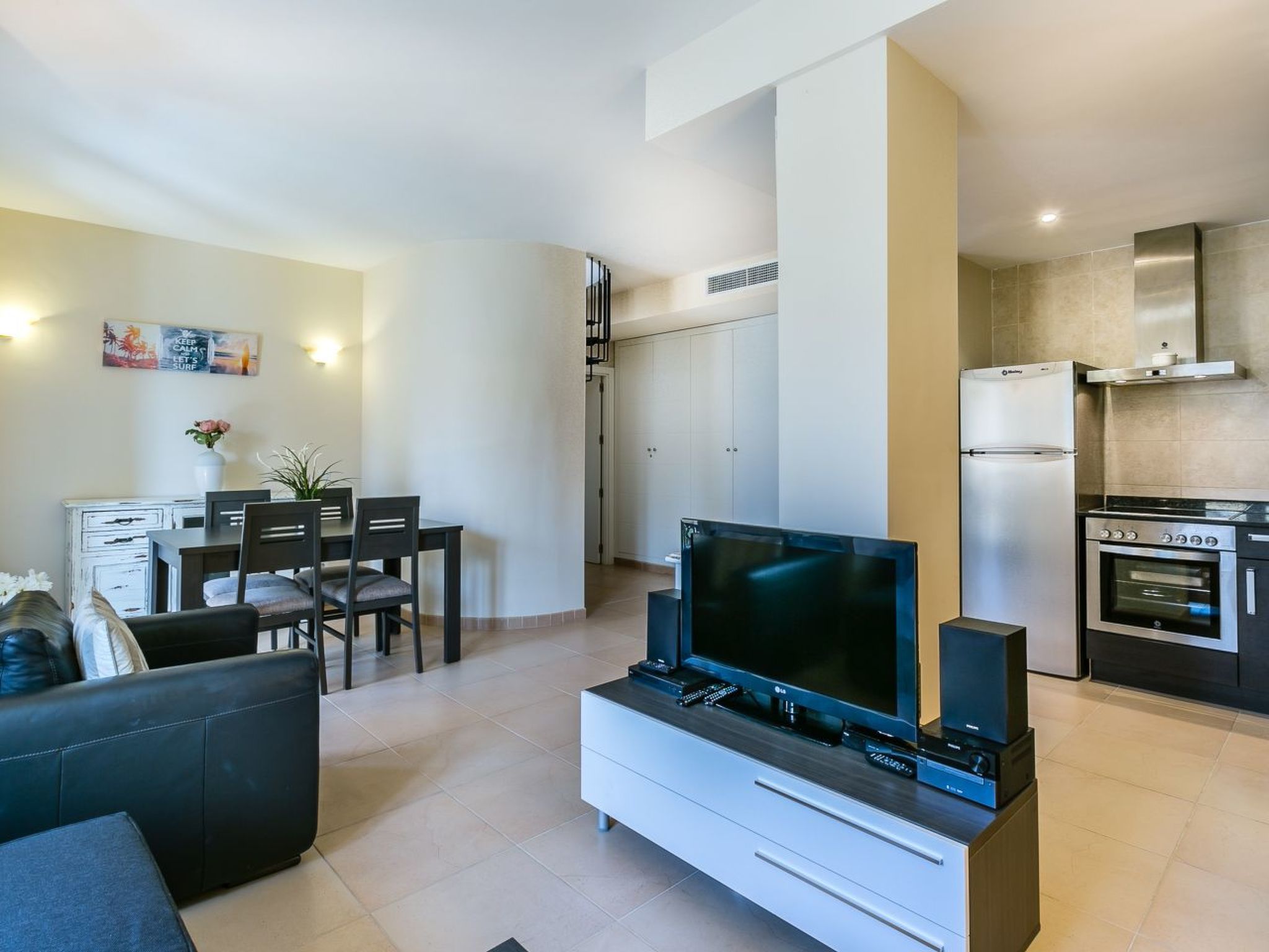 Wohnung mit gemeinsamem Pool, Grill und Meerblick-Image-tags.info