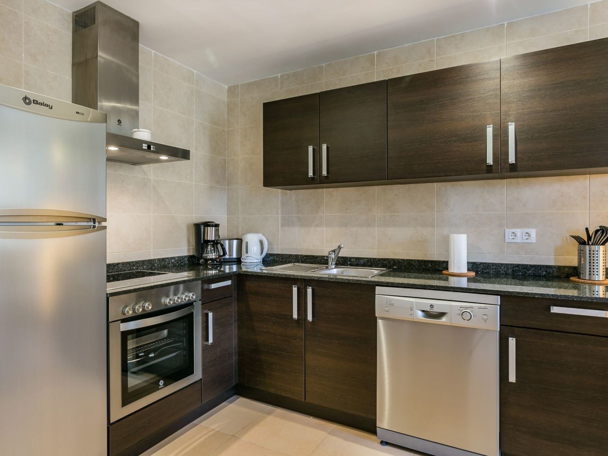 Wohnung mit gemeinsamem Pool, Grill und Meerblick-Image-tags.info