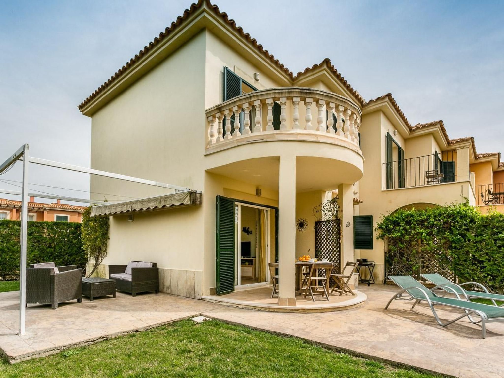 Schönes Ferienhaus in Urbanització El Paraíso