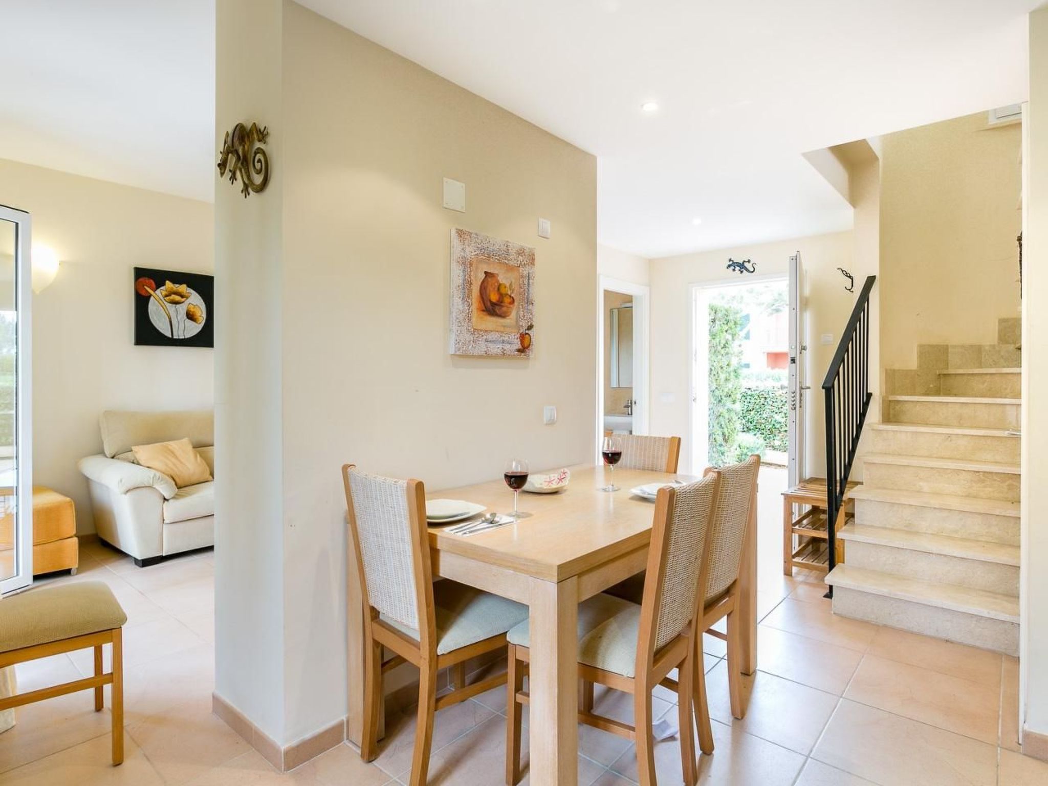 Schönes Ferienhaus in Urbanització El Paraíso-Binnen