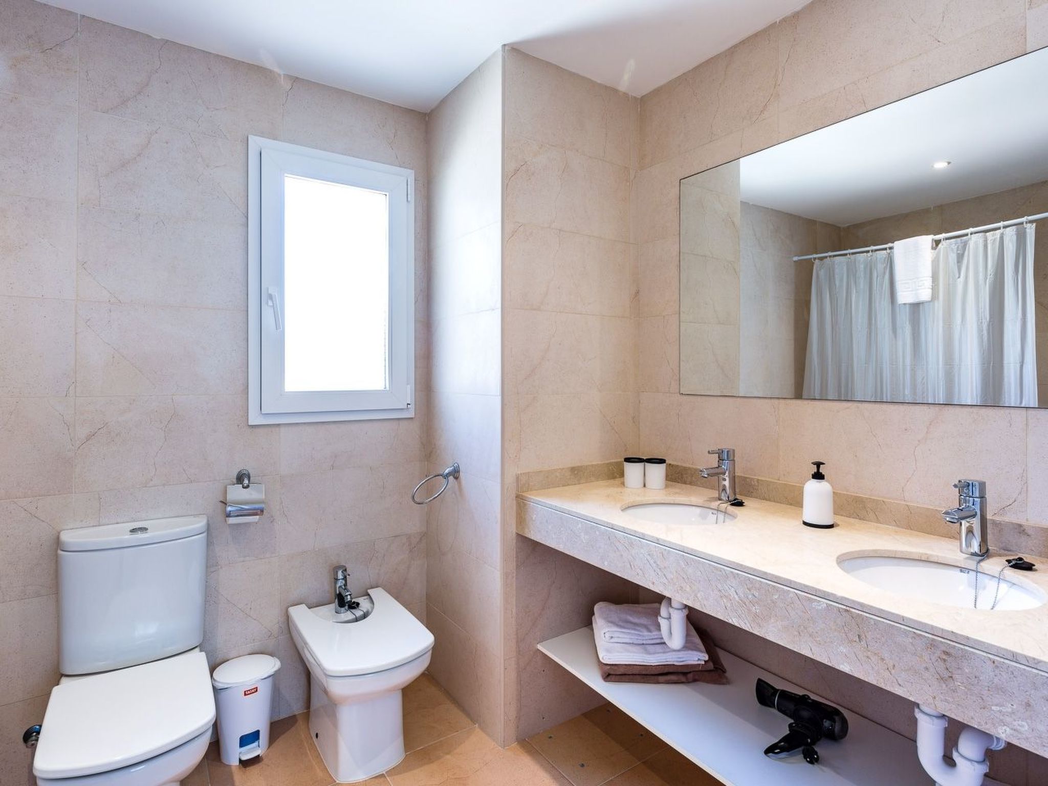 Gemütliche Ferienwohnung mit Gemeinschaftspool-Image-tags.info