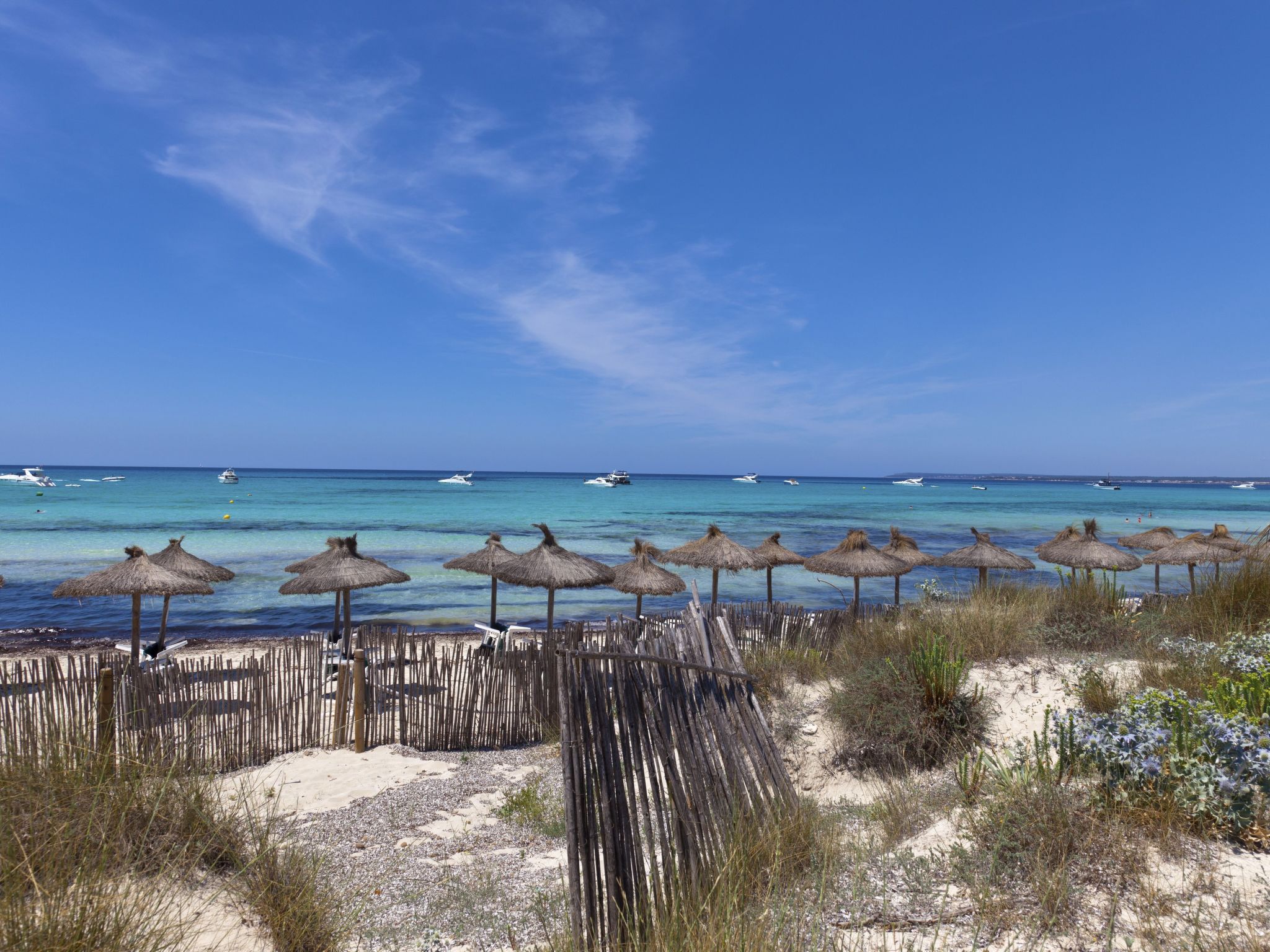 Strandnahes Ferienhaus mit schönem Garten