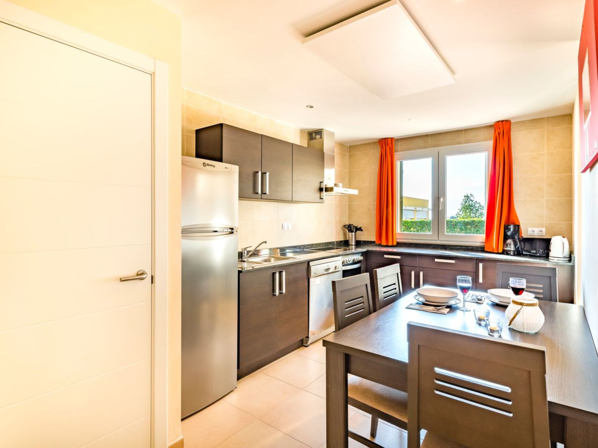 Strandnahes Ferienhaus mit schönem Garten-Image-tags.info