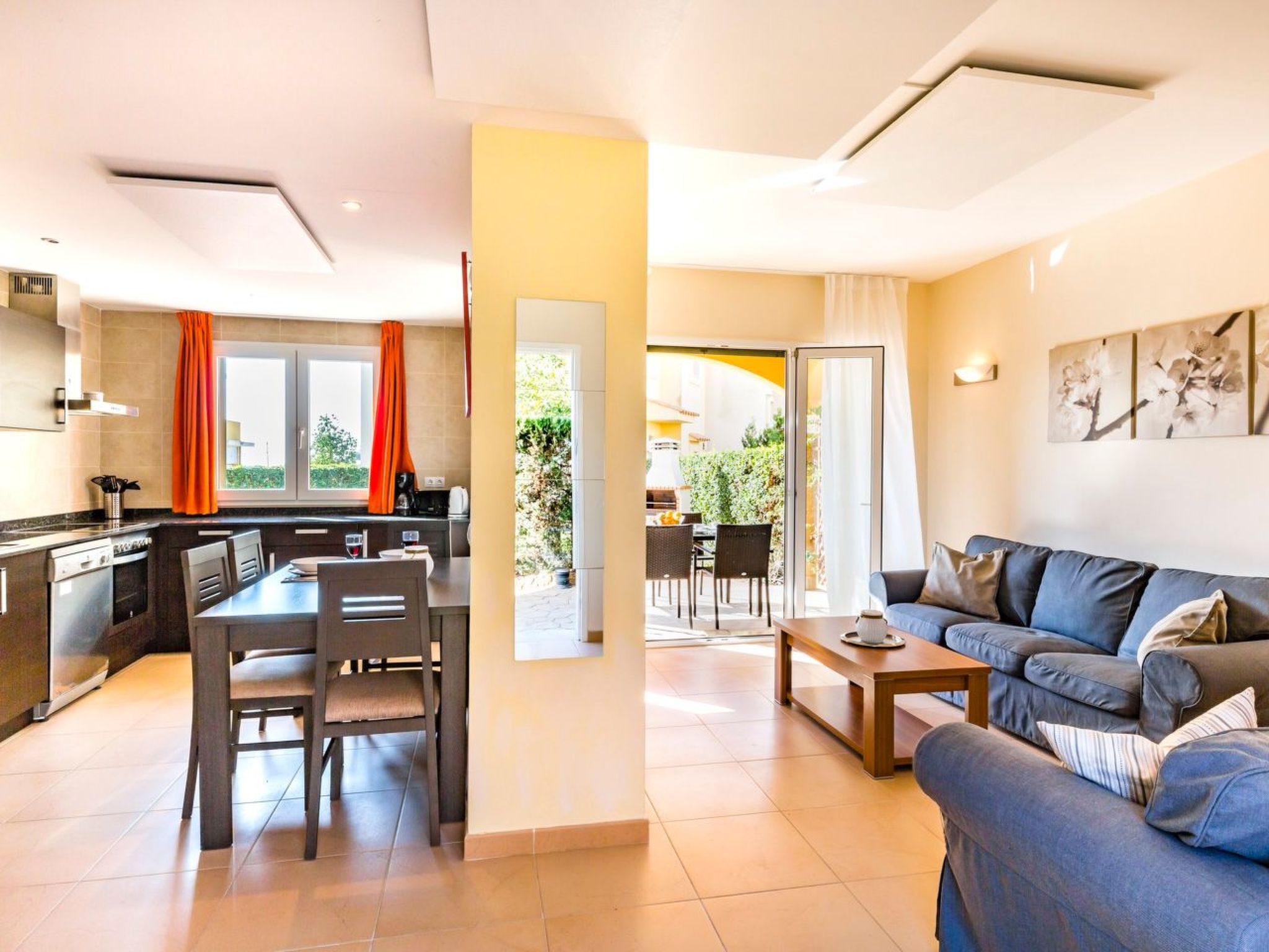 Strandnahes Ferienhaus mit schönem Garten-Image-tags.info