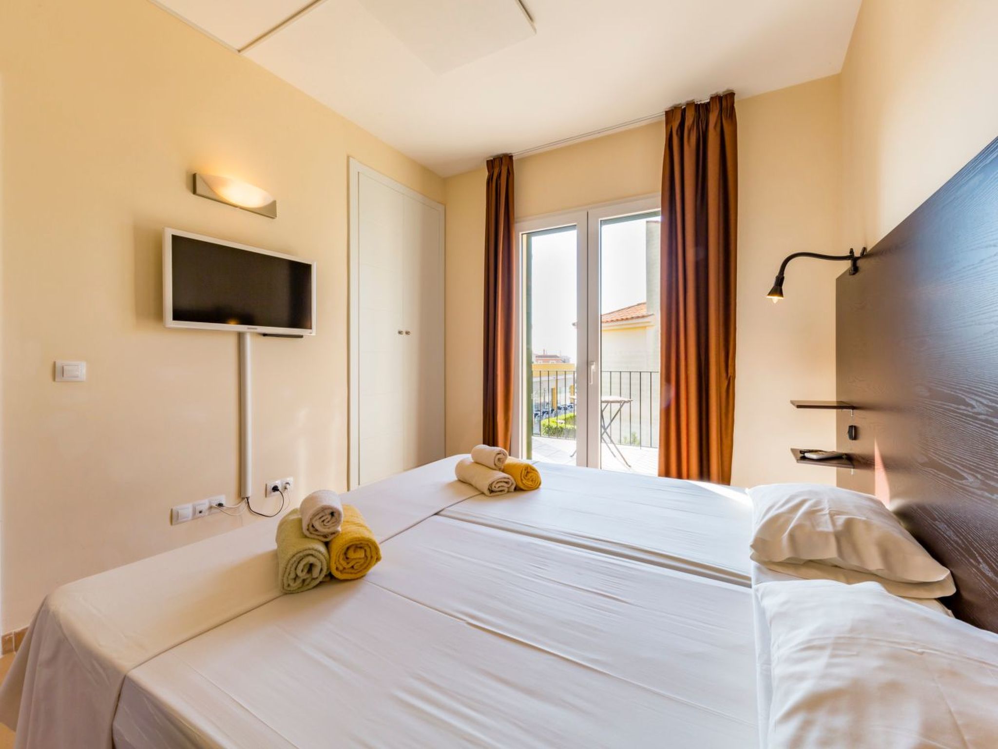 Strandnahes Ferienhaus mit schönem Garten-Image-tags.info