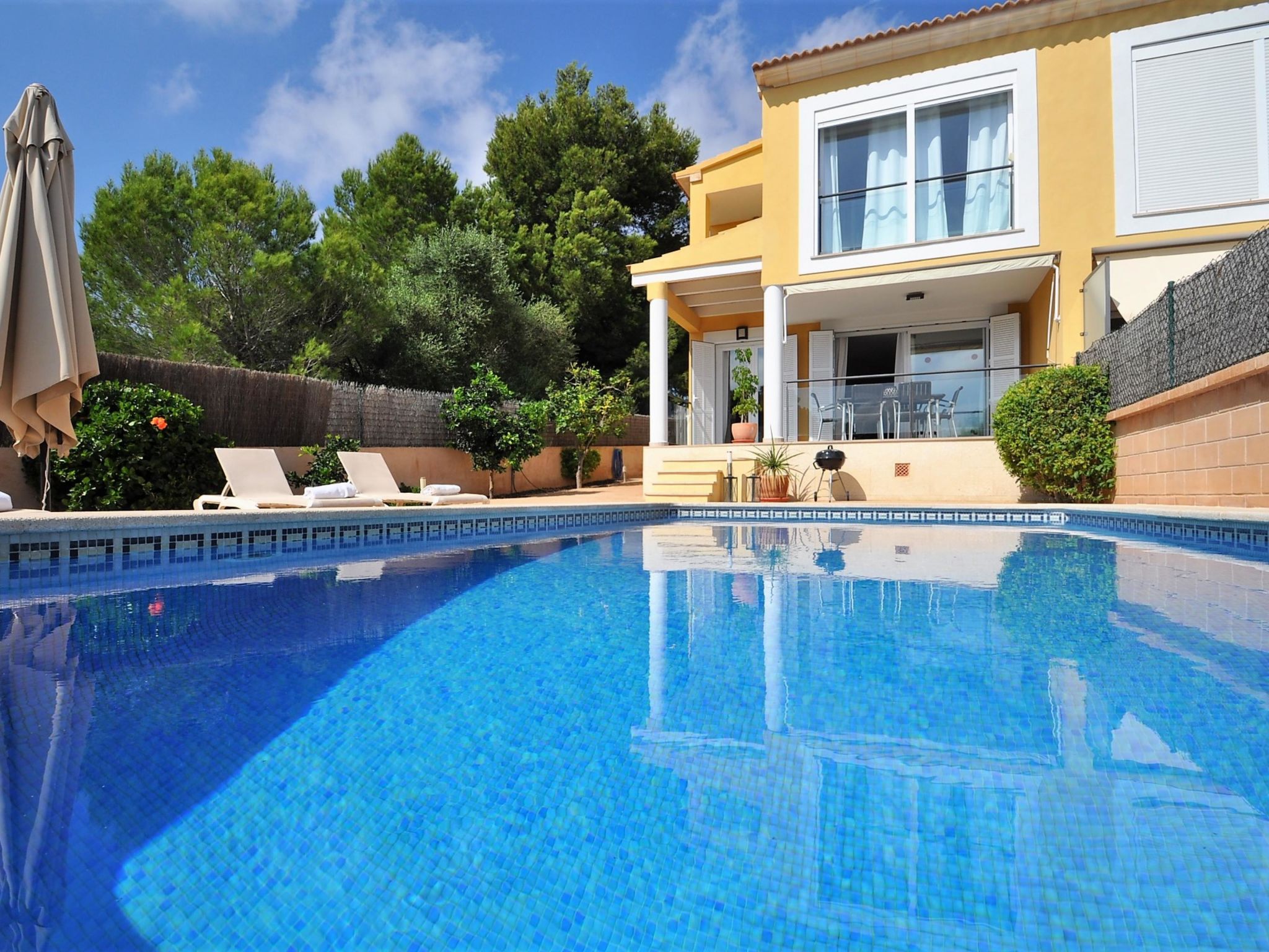 Preciosa villa con vistas al mar, piscina privada, aire acondicionado y wifi id